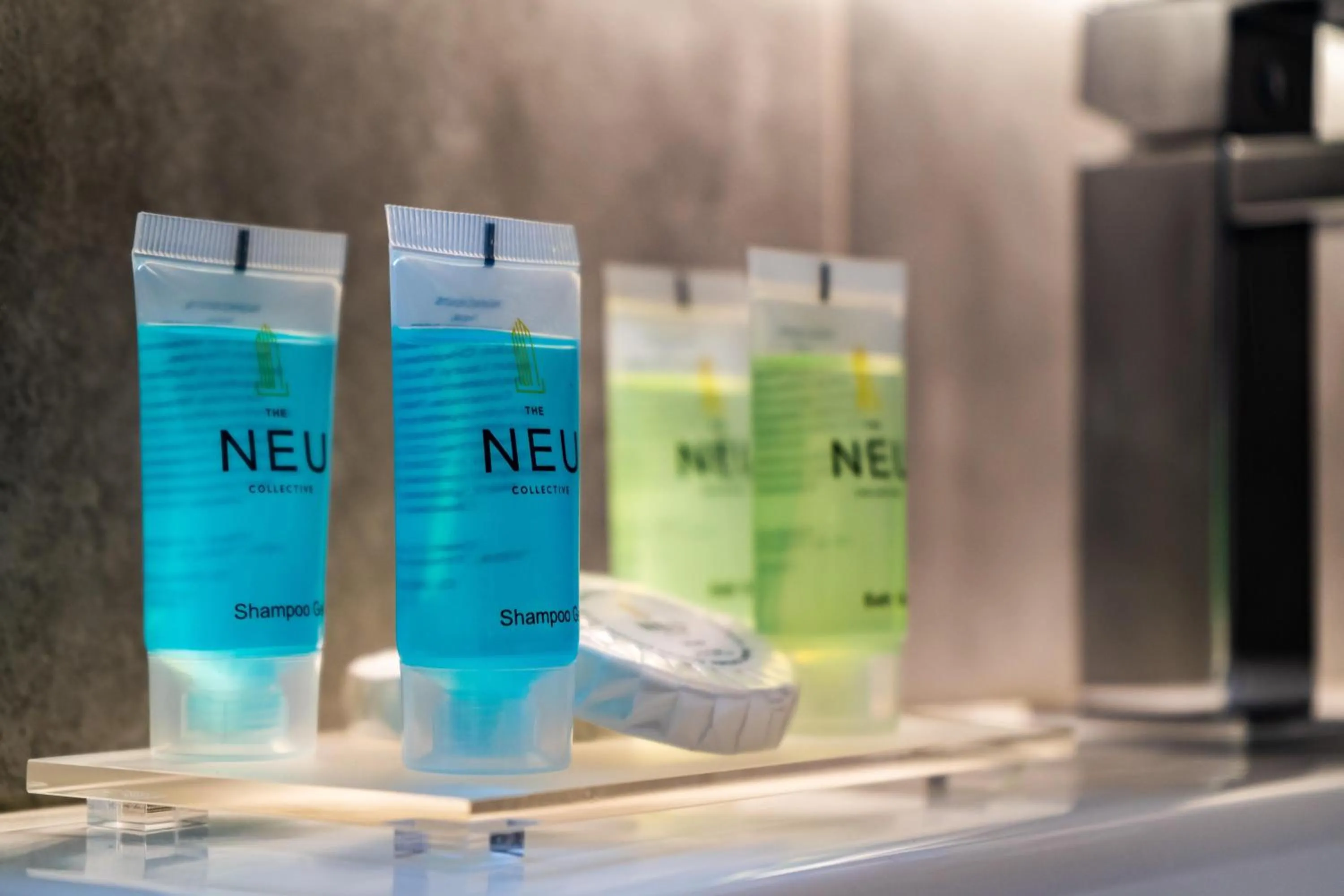 Bathroom in Urban Rooms by NEU Collective