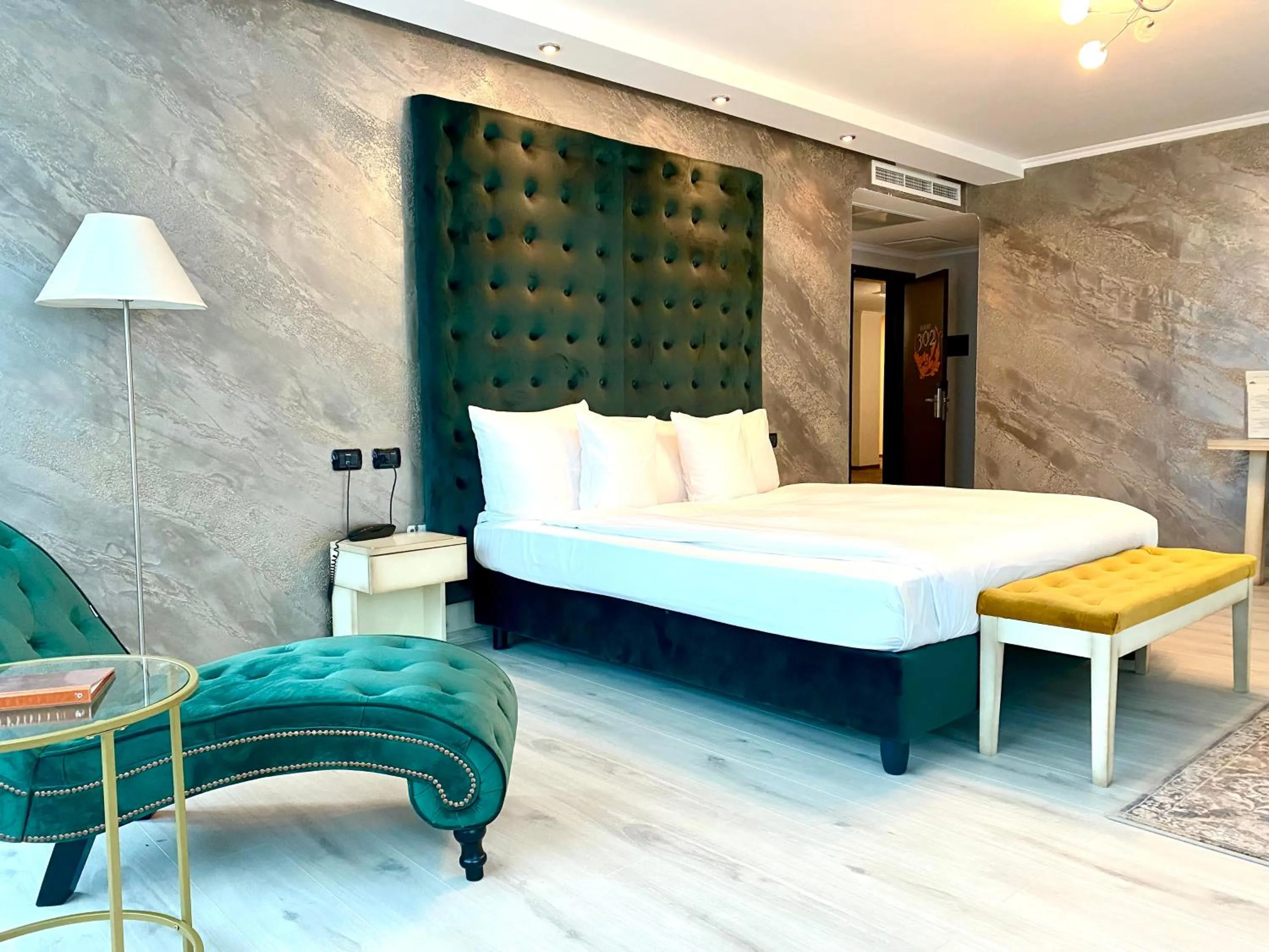 Bed in Hotel Paradis