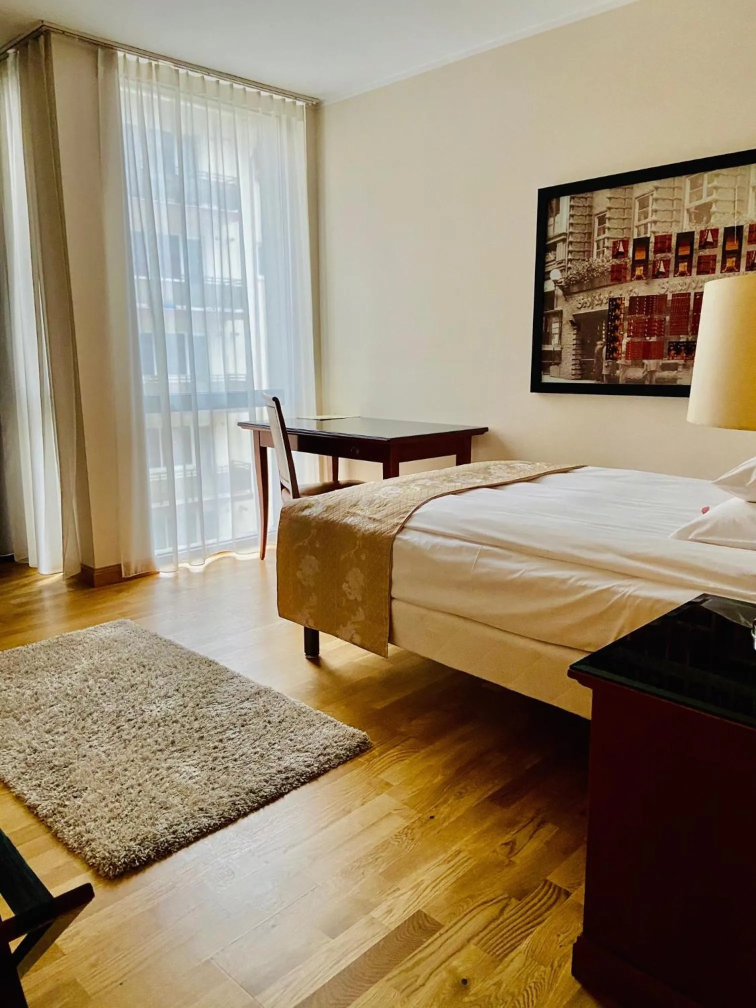 Bed in Hotel Paradis