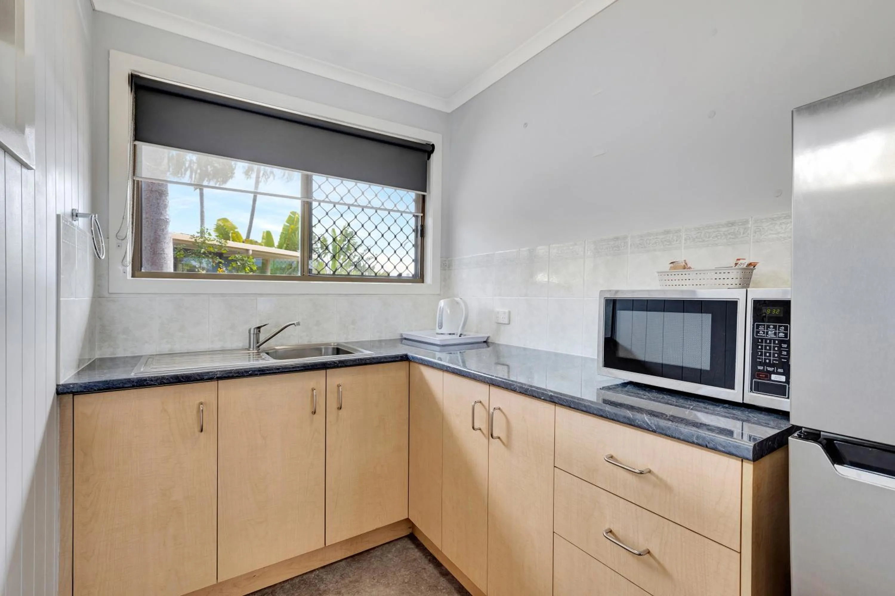 Kitchen or kitchenette in Sanctuary Lakes Fauna Retreat