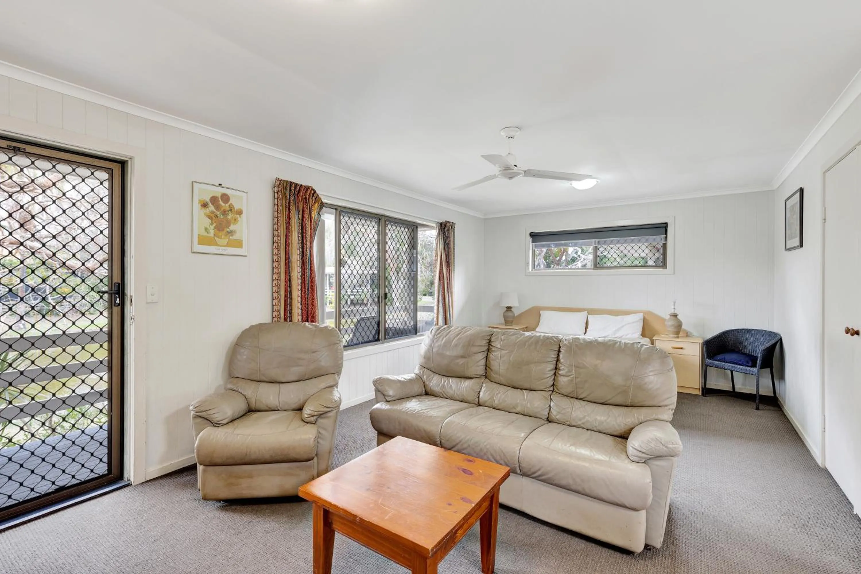 Seating area in Sanctuary Lakes Fauna Retreat