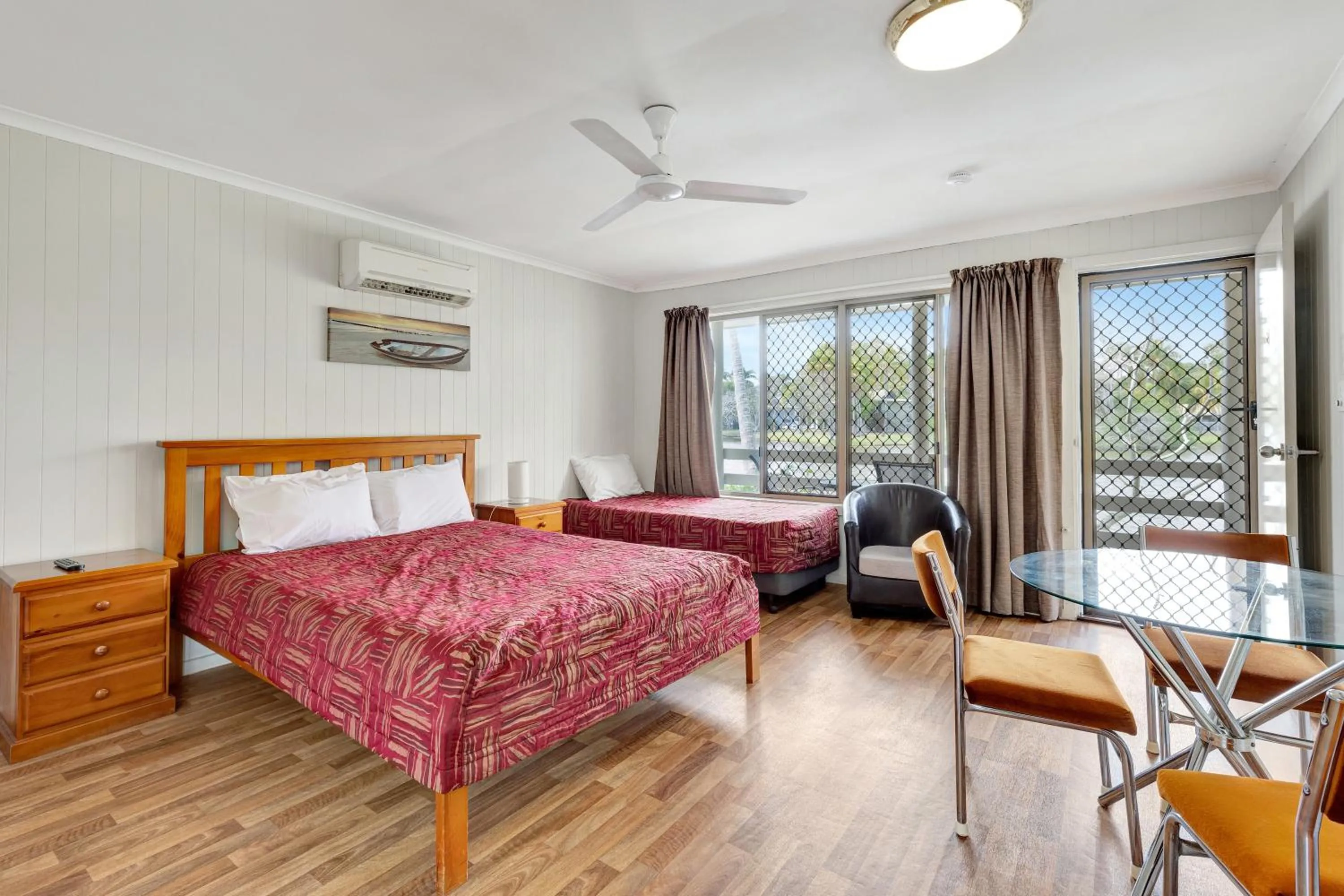 Bedroom in Sanctuary Lakes Fauna Retreat