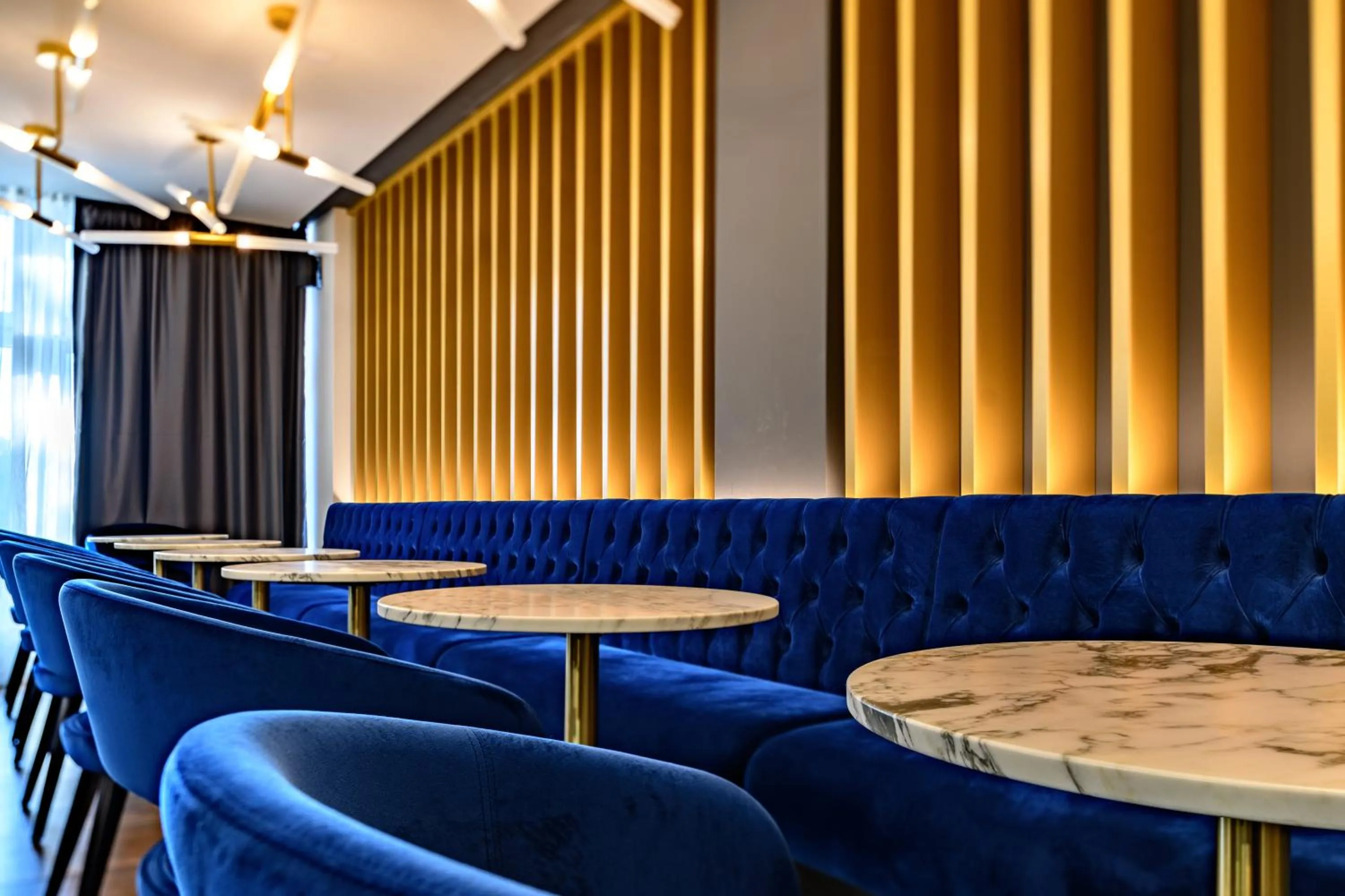 Restaurant/places to eat in Hotel Silva