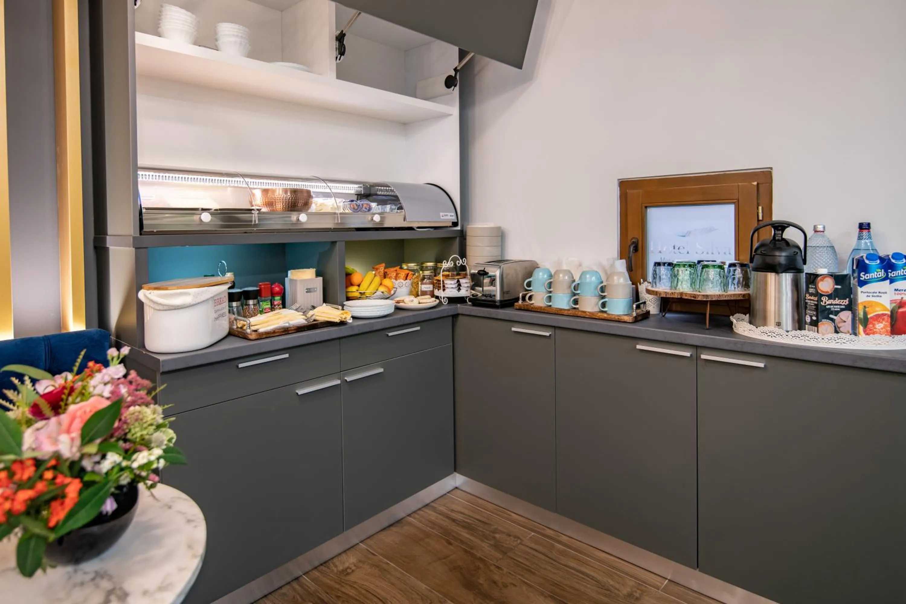 Continental breakfast in Hotel Silva