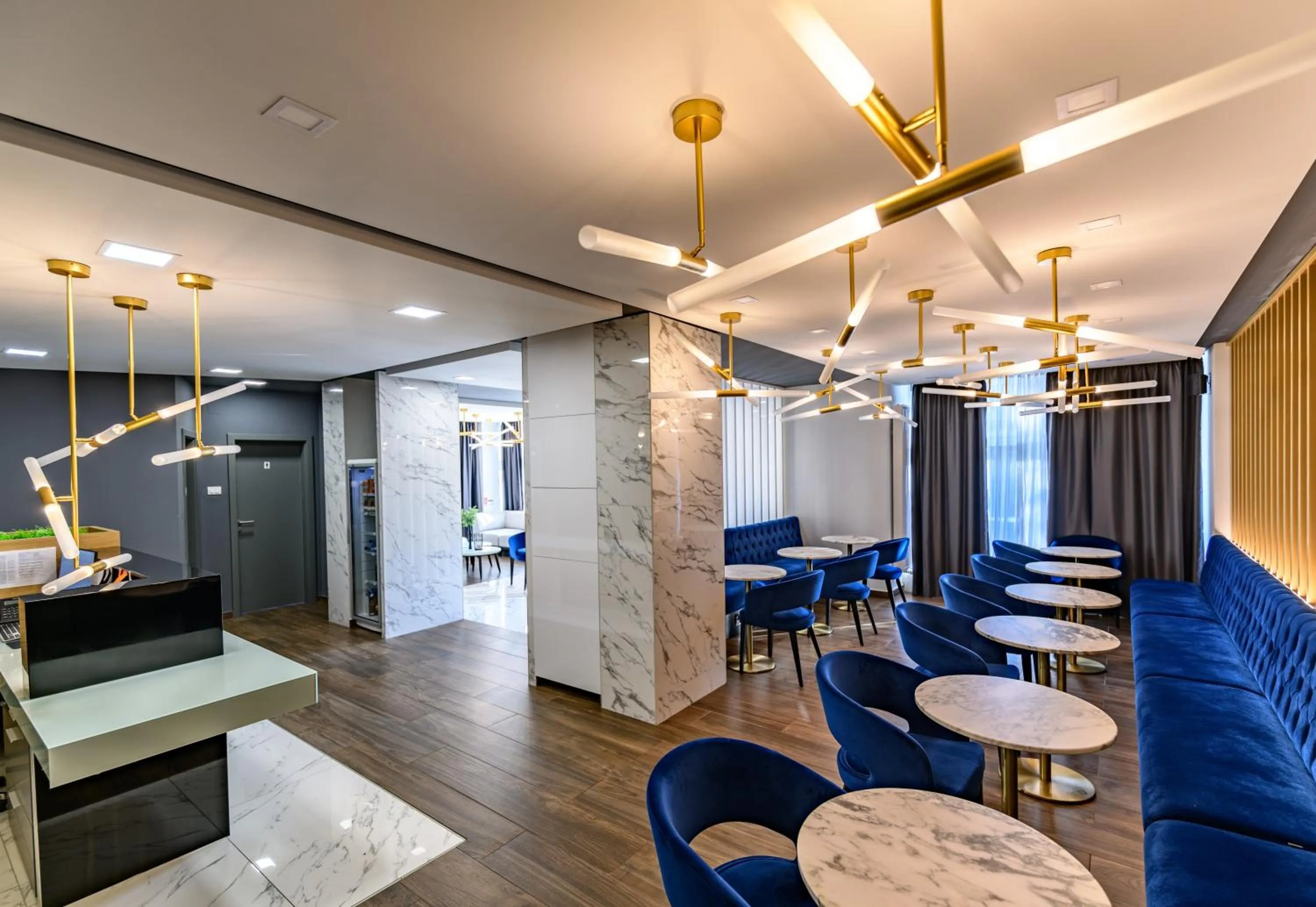 Restaurant/places to eat in Hotel Silva