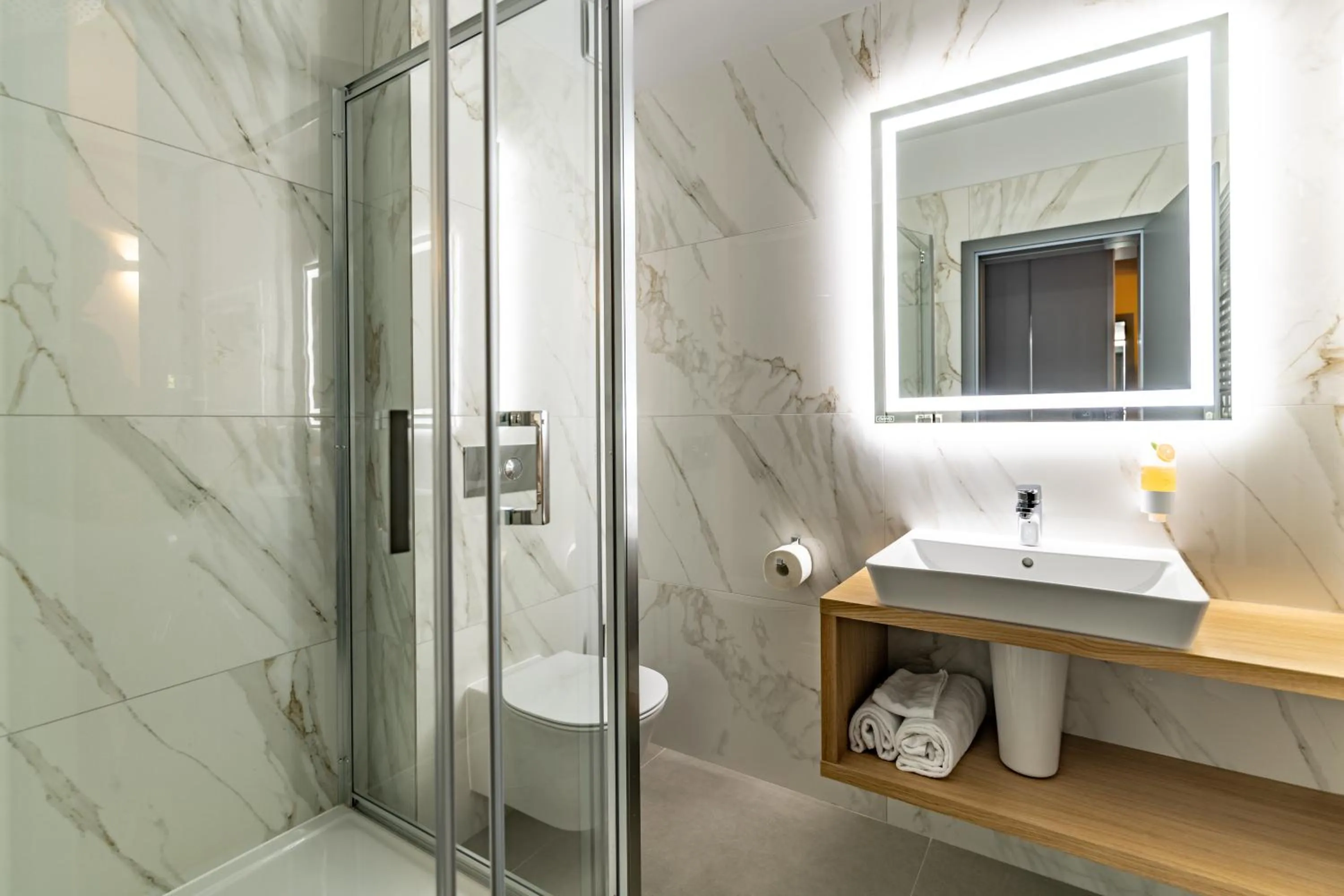 Shower in Hotel Silva