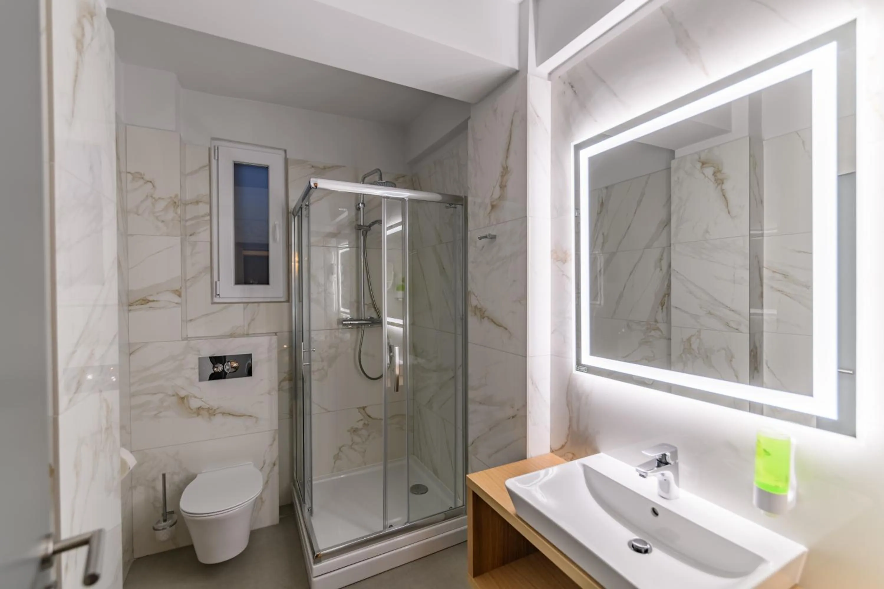 Shower in Hotel Silva