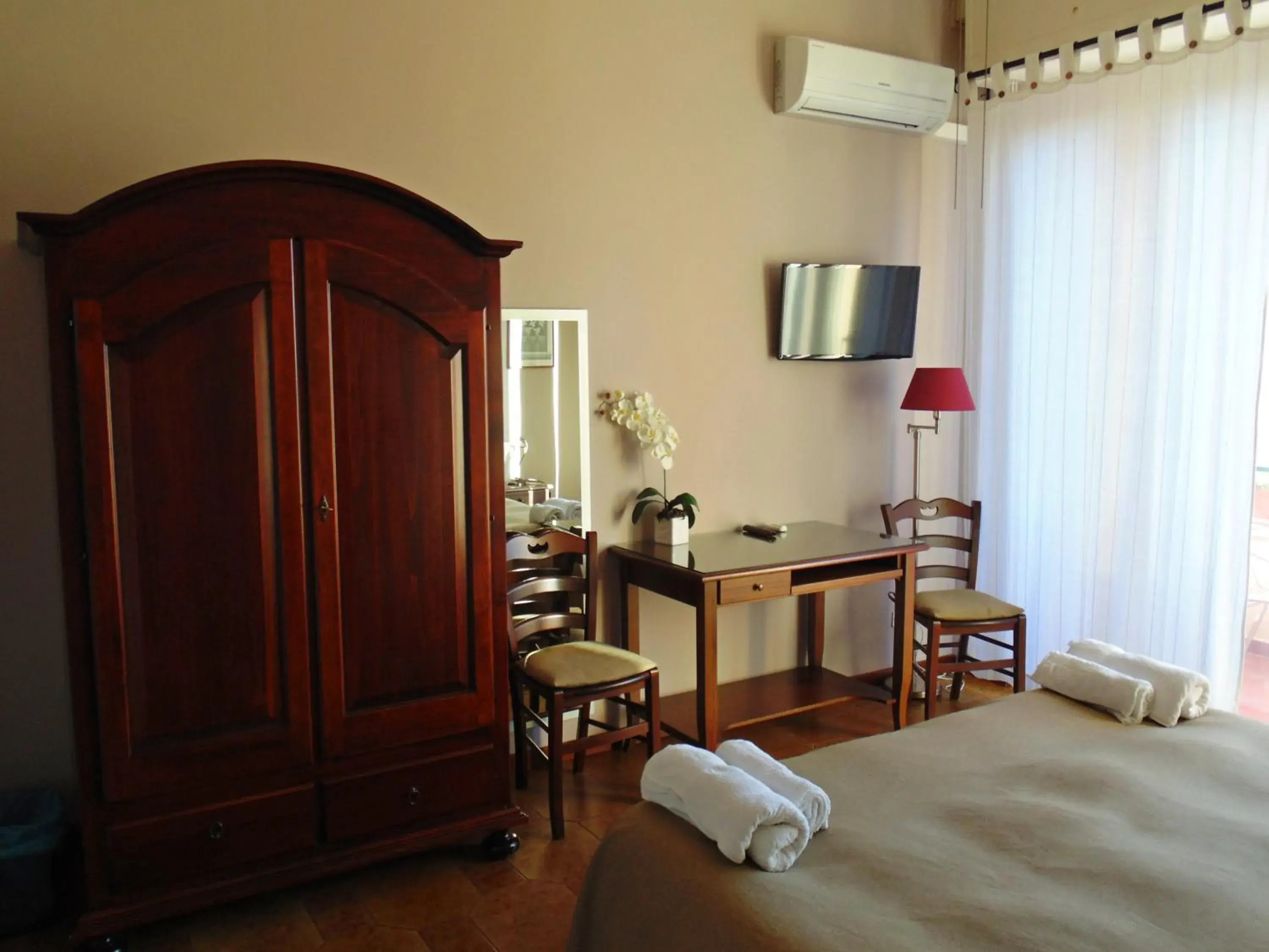 Double Room with Private External Bathroom in Kemonia Double Room with Private External Bathroom in Kemonia