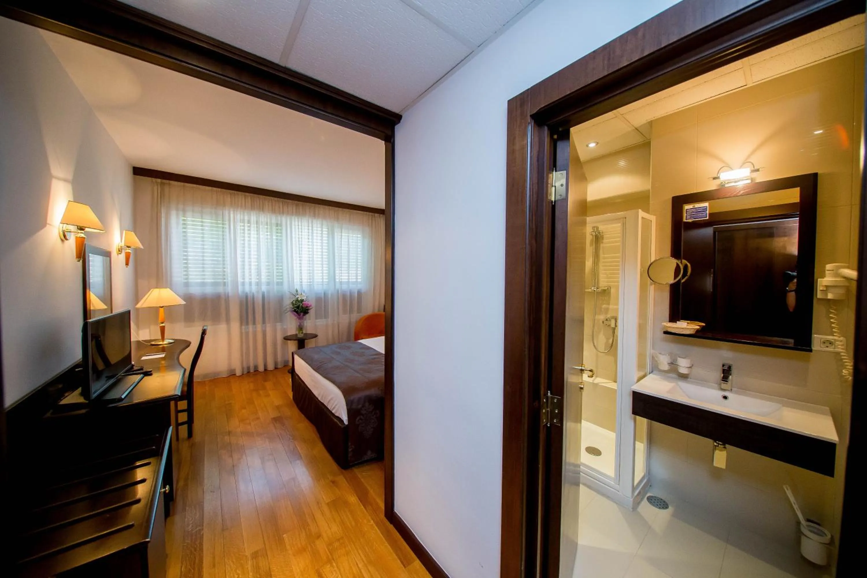 Bed in Best Western Central Hotel