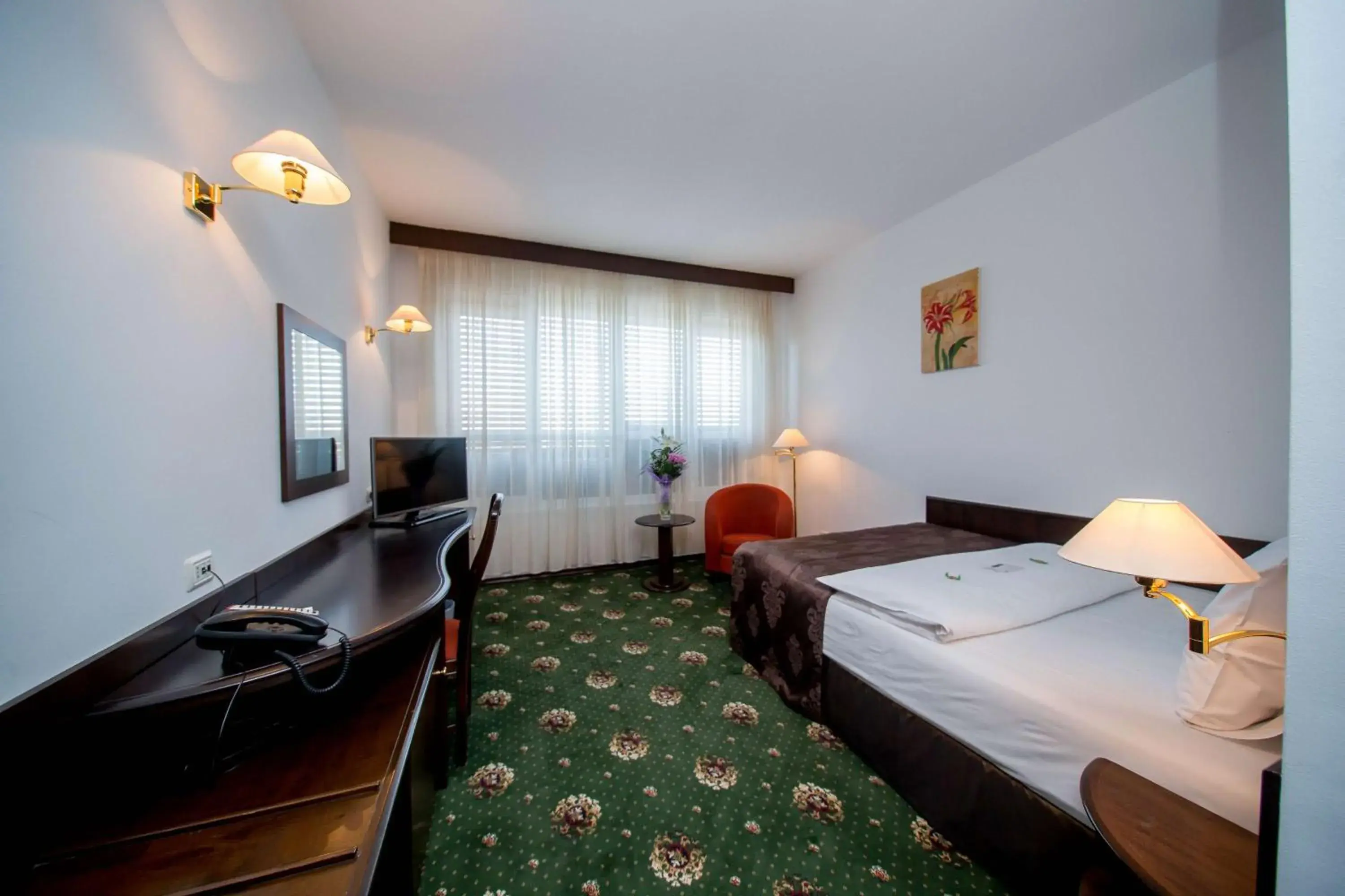 Bedroom, Bed in Best Western Central Hotel Bedroom, Bed in Best Western Central Hotel