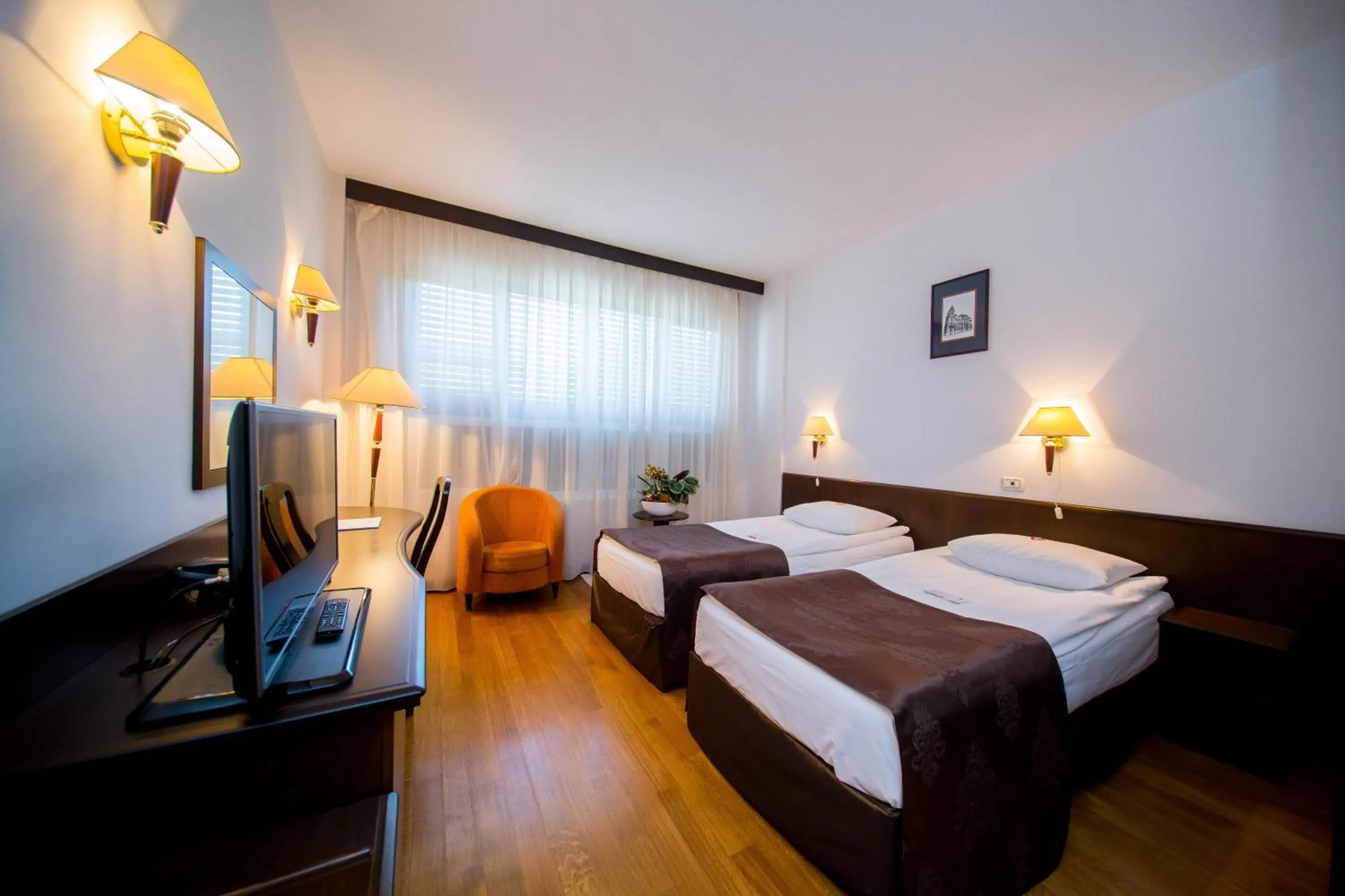 Photo of the whole room, Bed in Best Western Central Hotel