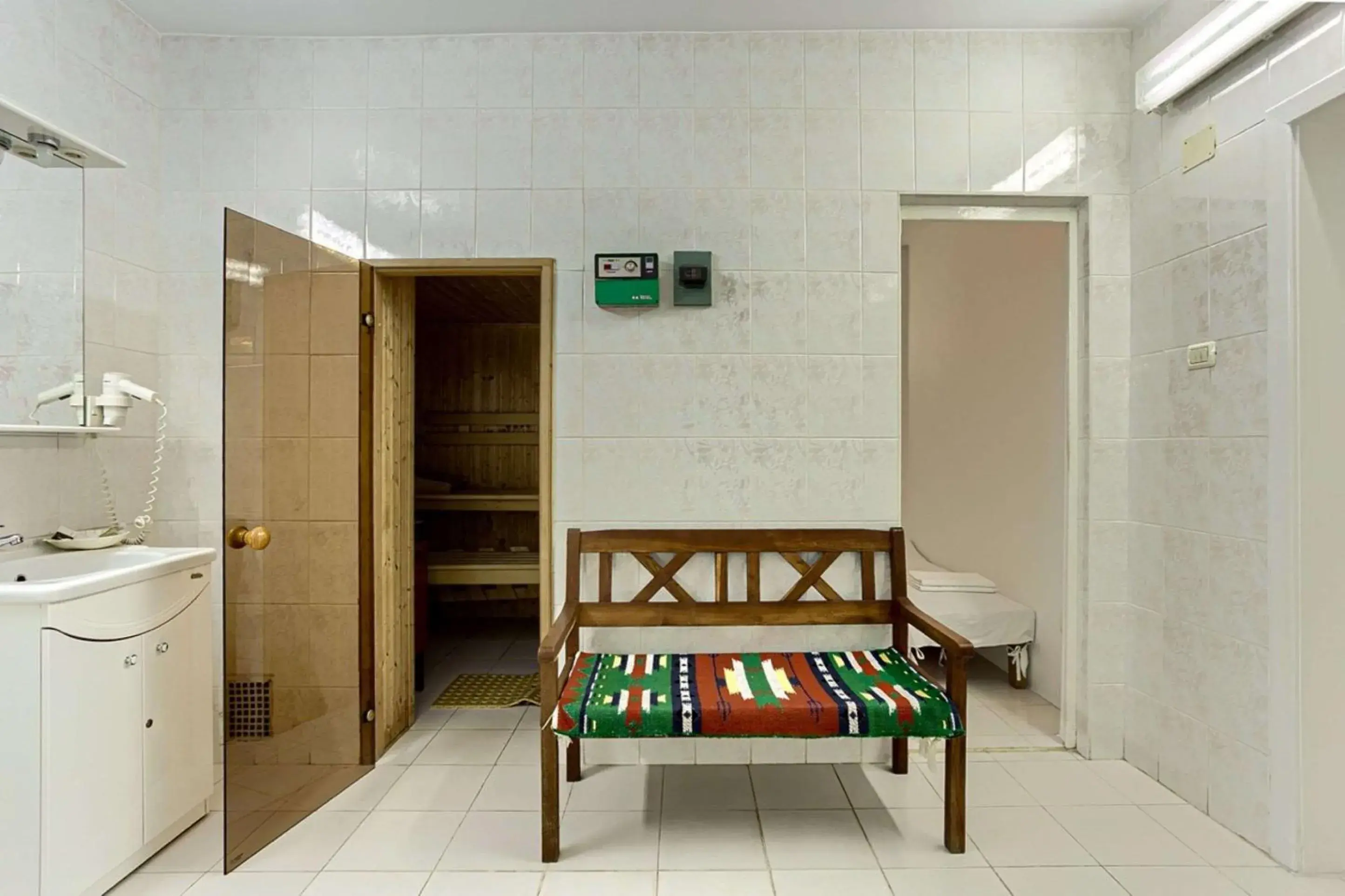 Spa and wellness centre/facilities, Bed in Best Western Central Hotel Spa and wellness centre/facilities, Bed in Best Western Central Hotel