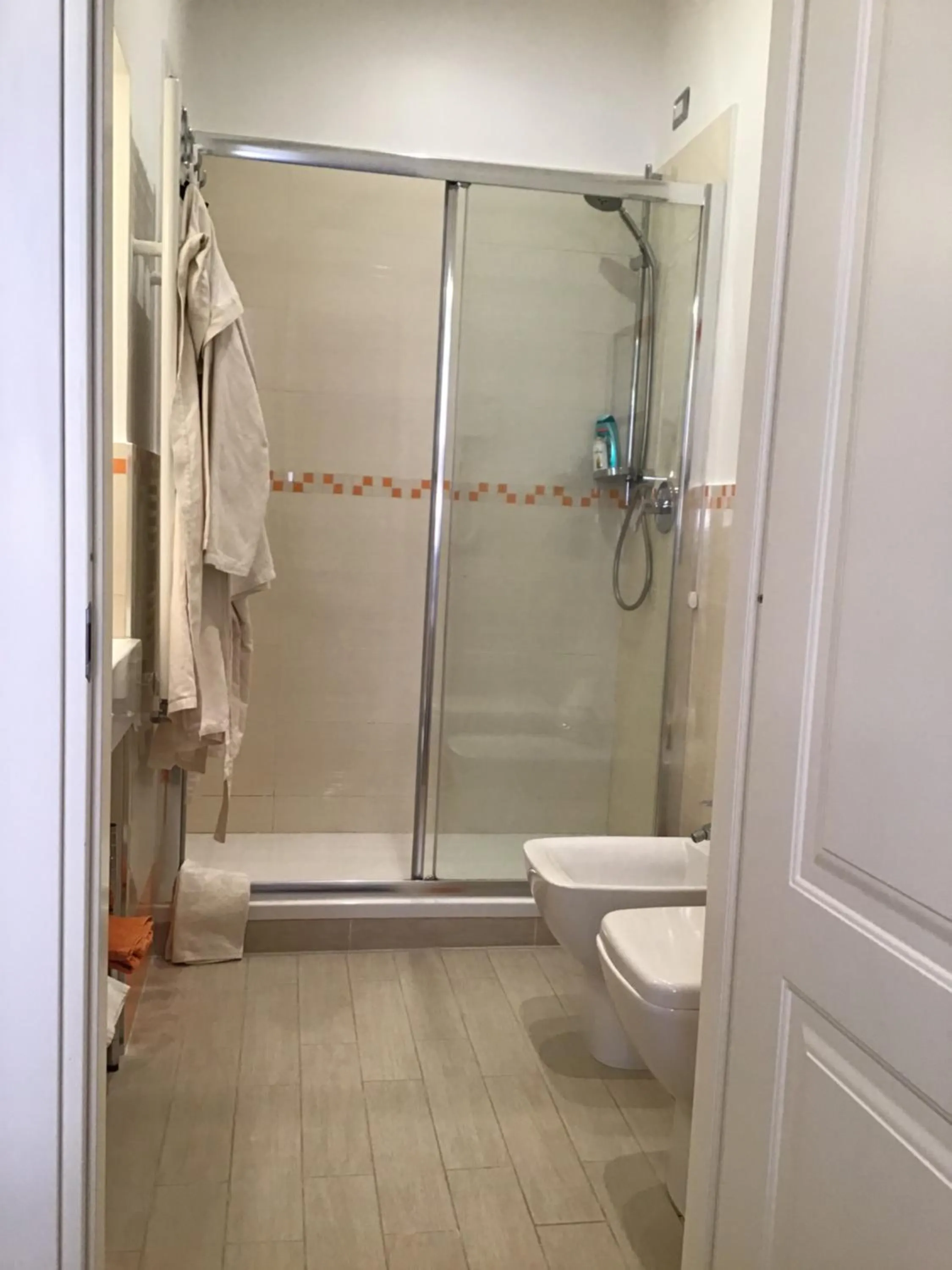 Shower in B&B Lercari