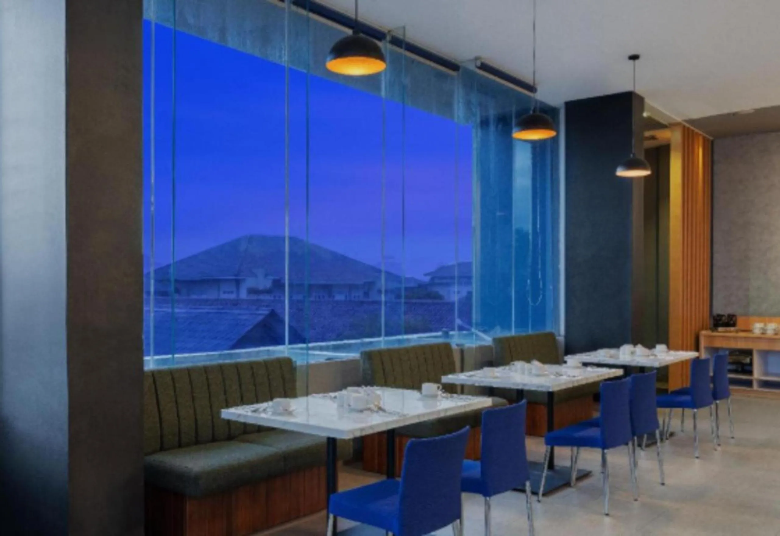 Restaurant/places to eat in favehotel Cilacap