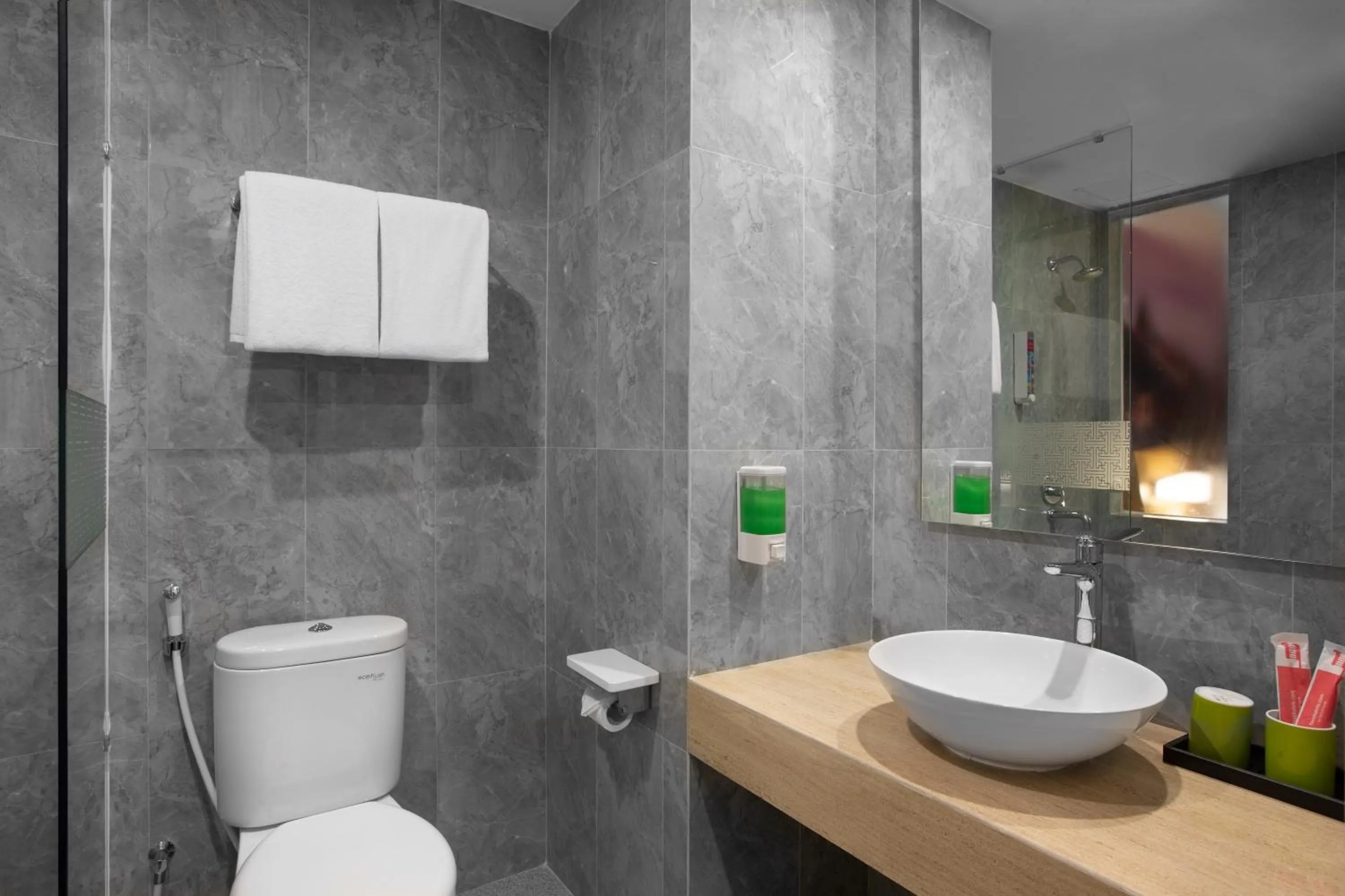Bathroom in favehotel Cilacap