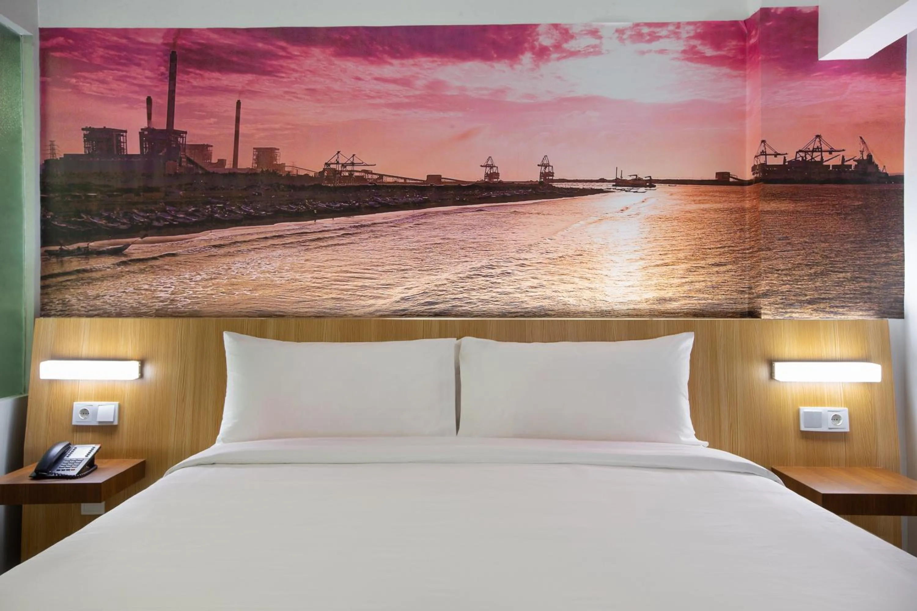 Bedroom, Bed in favehotel Cilacap