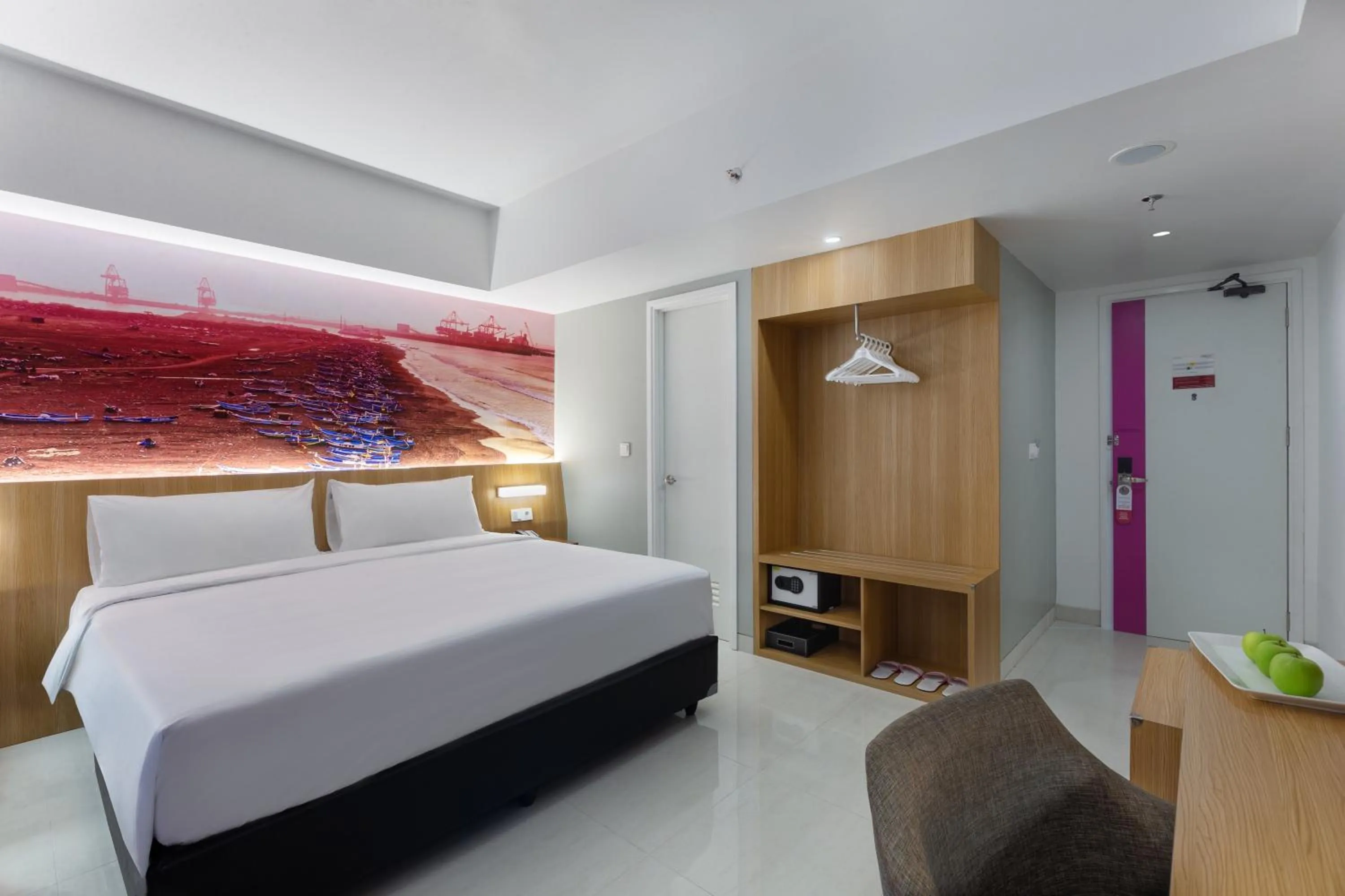 Bedroom, Bed in favehotel Cilacap