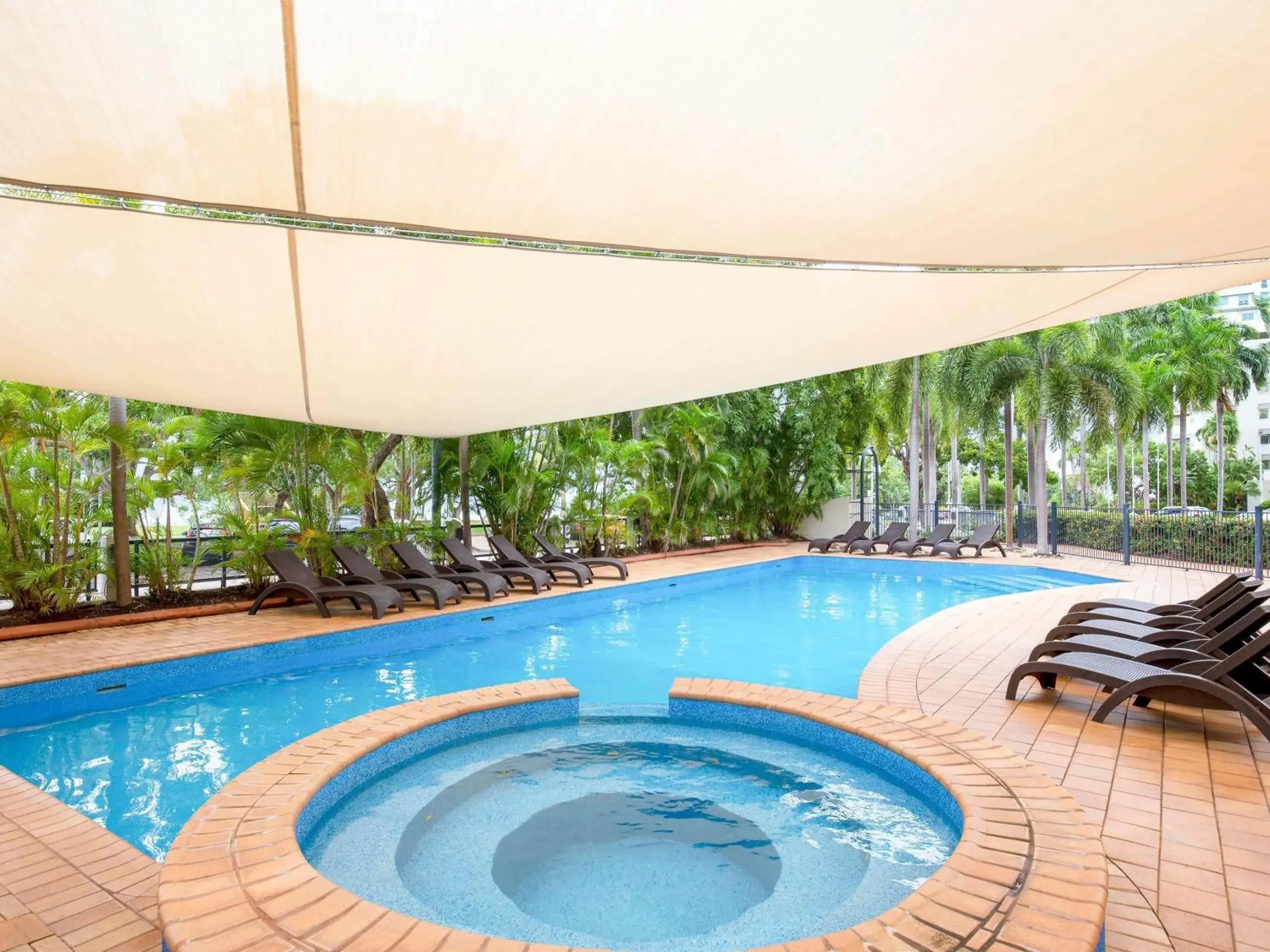 Property building in Mantra on The Esplanade Property building in Mantra on The Esplanade