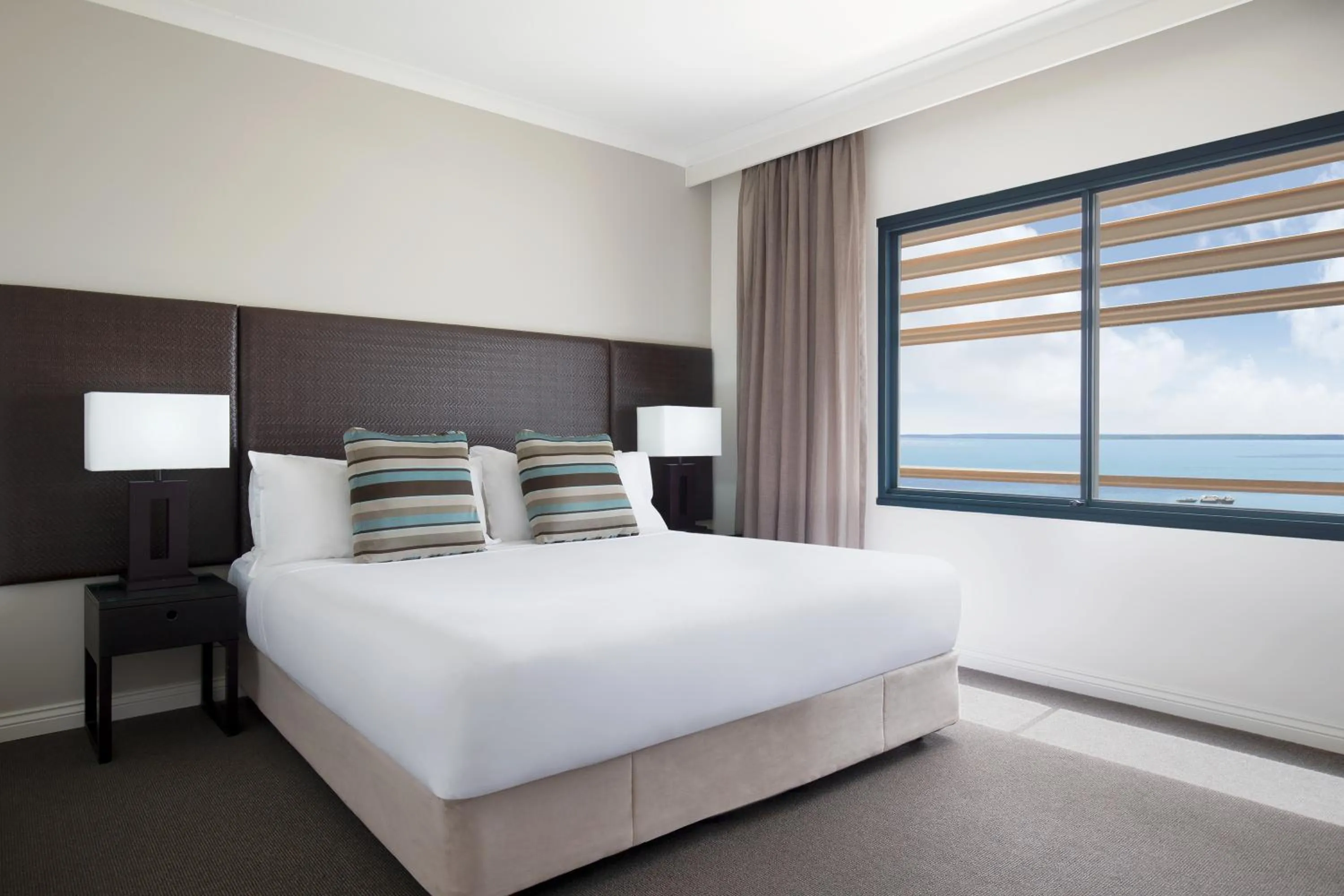 Bedroom, Bed in Mantra on The Esplanade