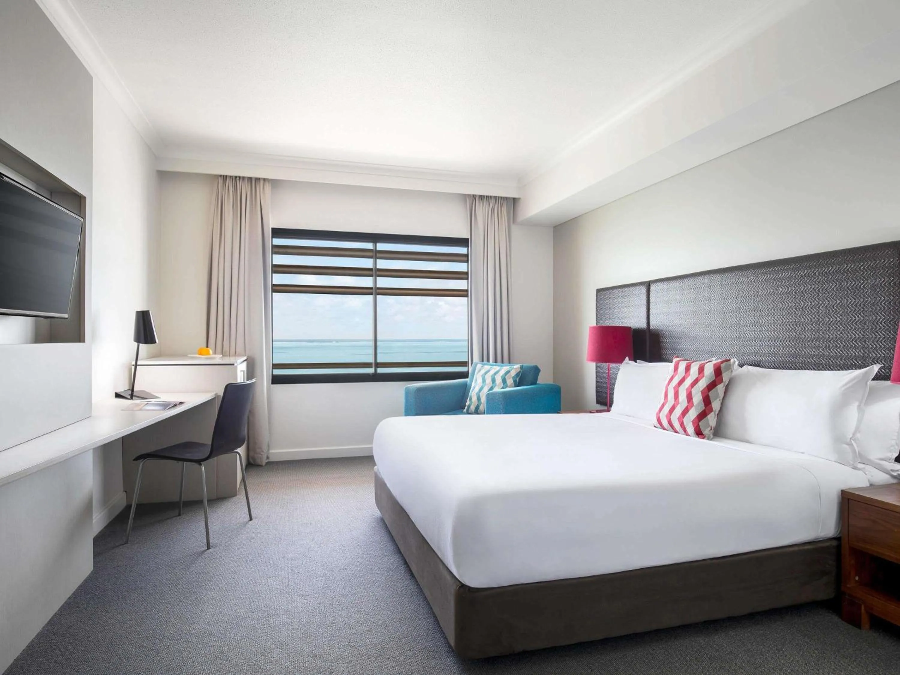 Bedroom, Bed in Mantra on The Esplanade