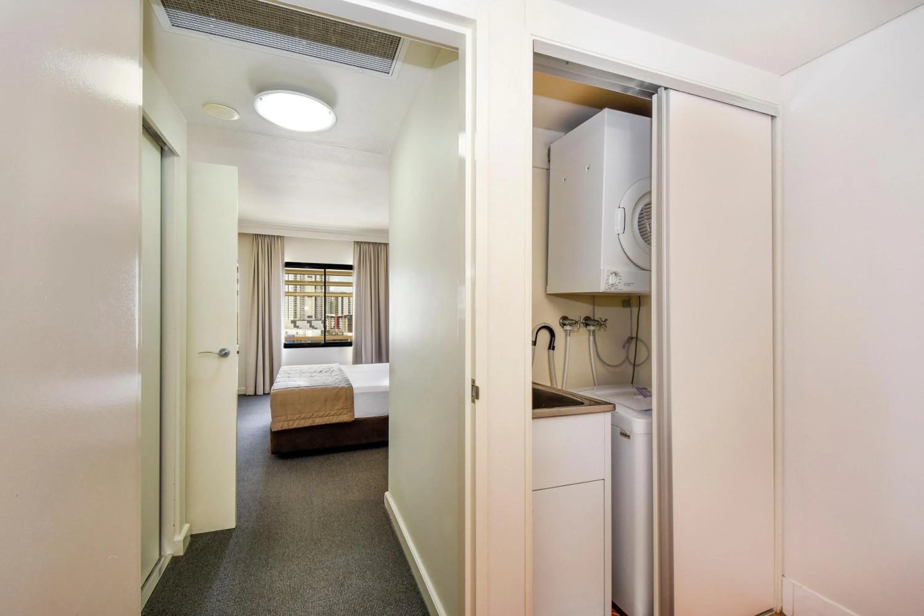 Area and facilities, Bed in Mantra on The Esplanade