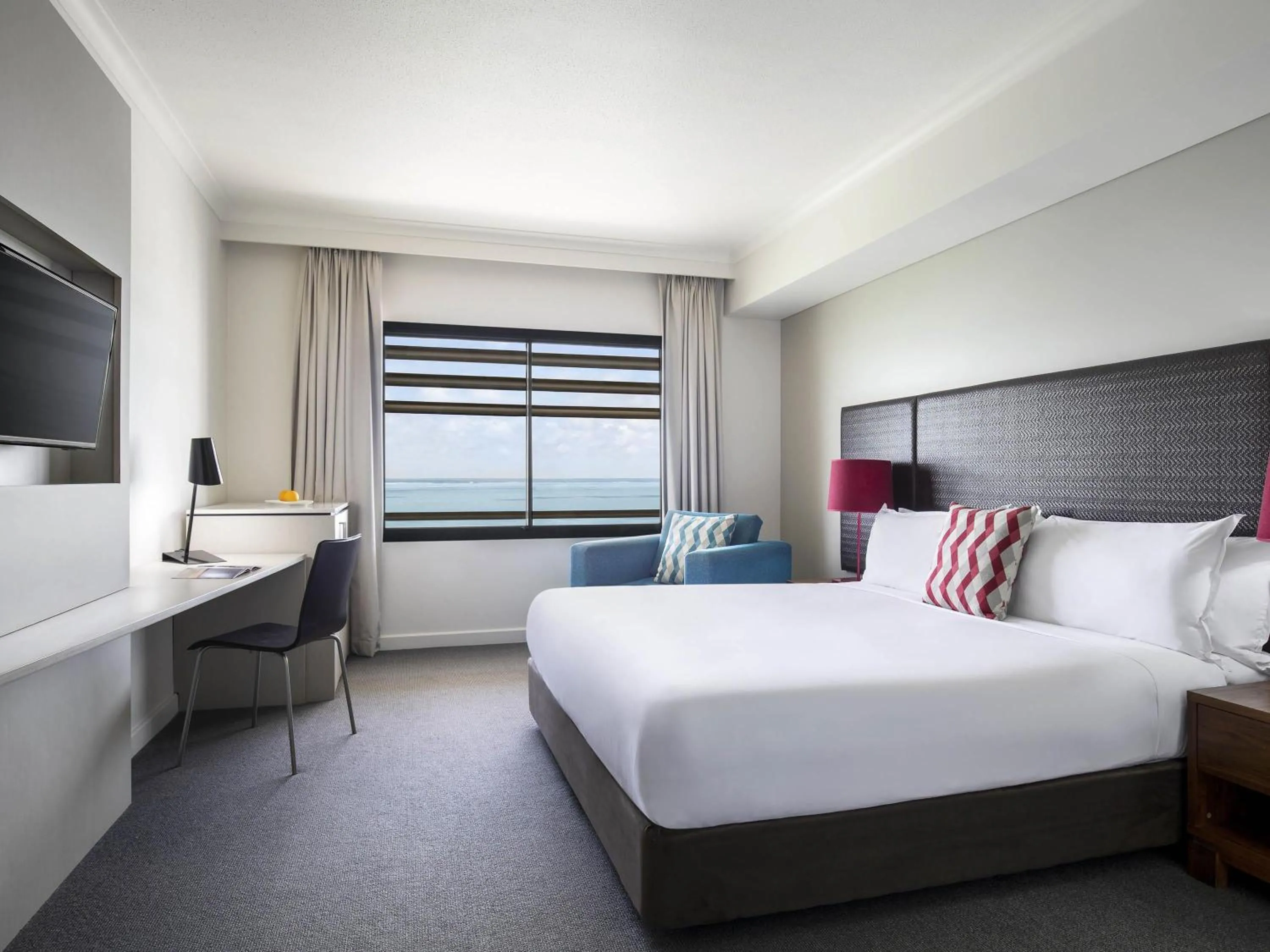 Bedroom, Bed in Mantra on The Esplanade