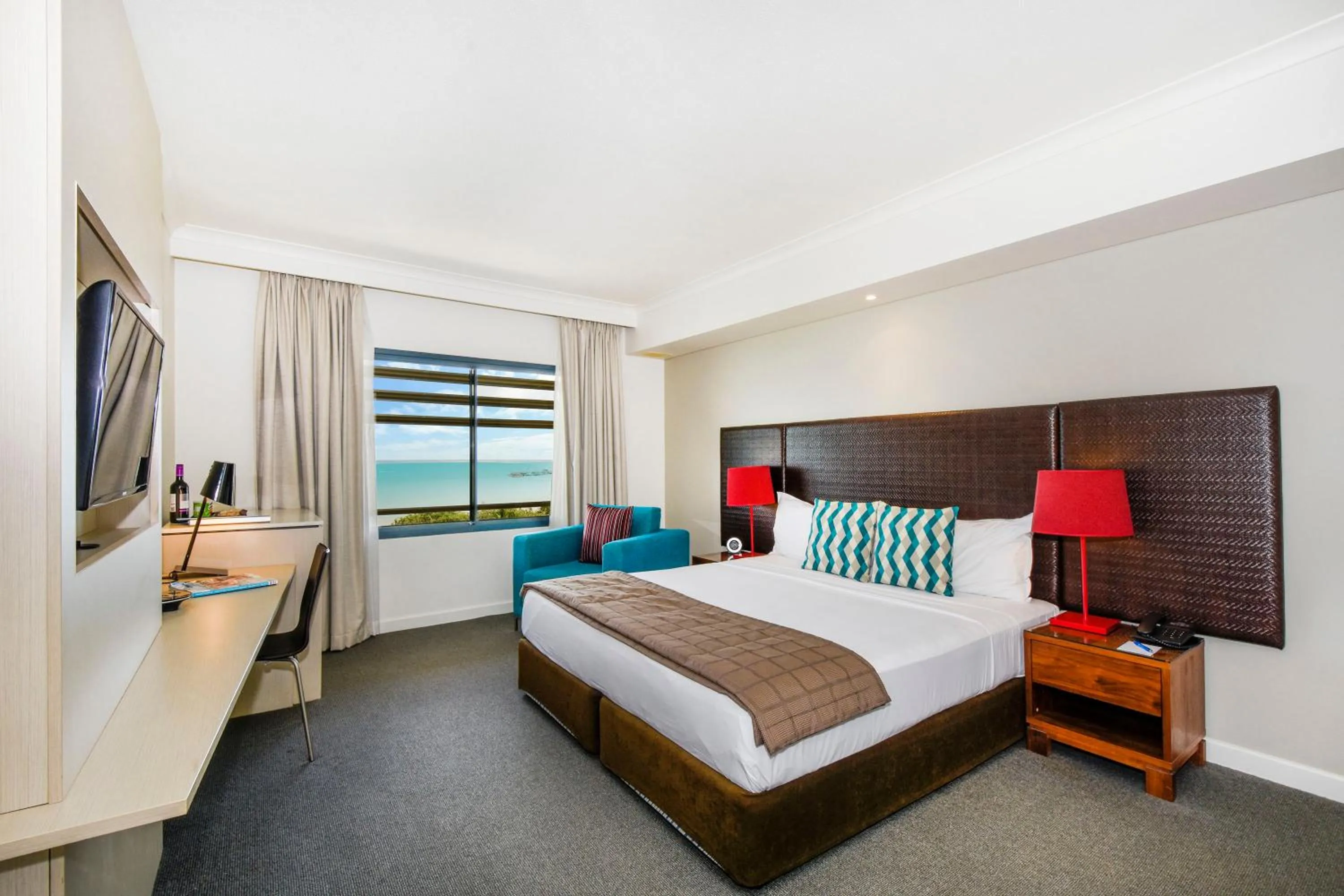 Bedroom, Bed in Mantra on The Esplanade