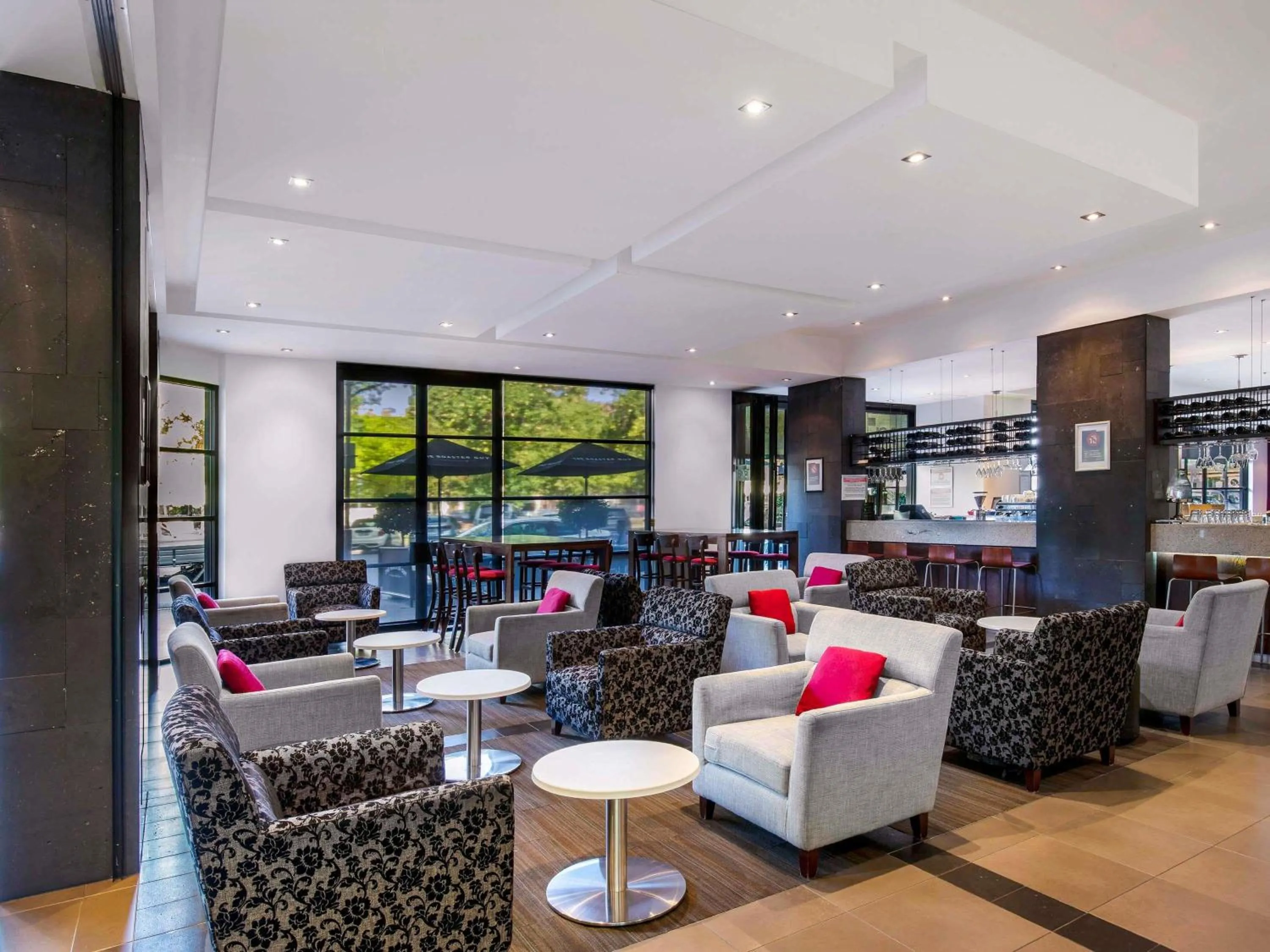 Restaurant/places to eat in Mantra Hindmarsh Square