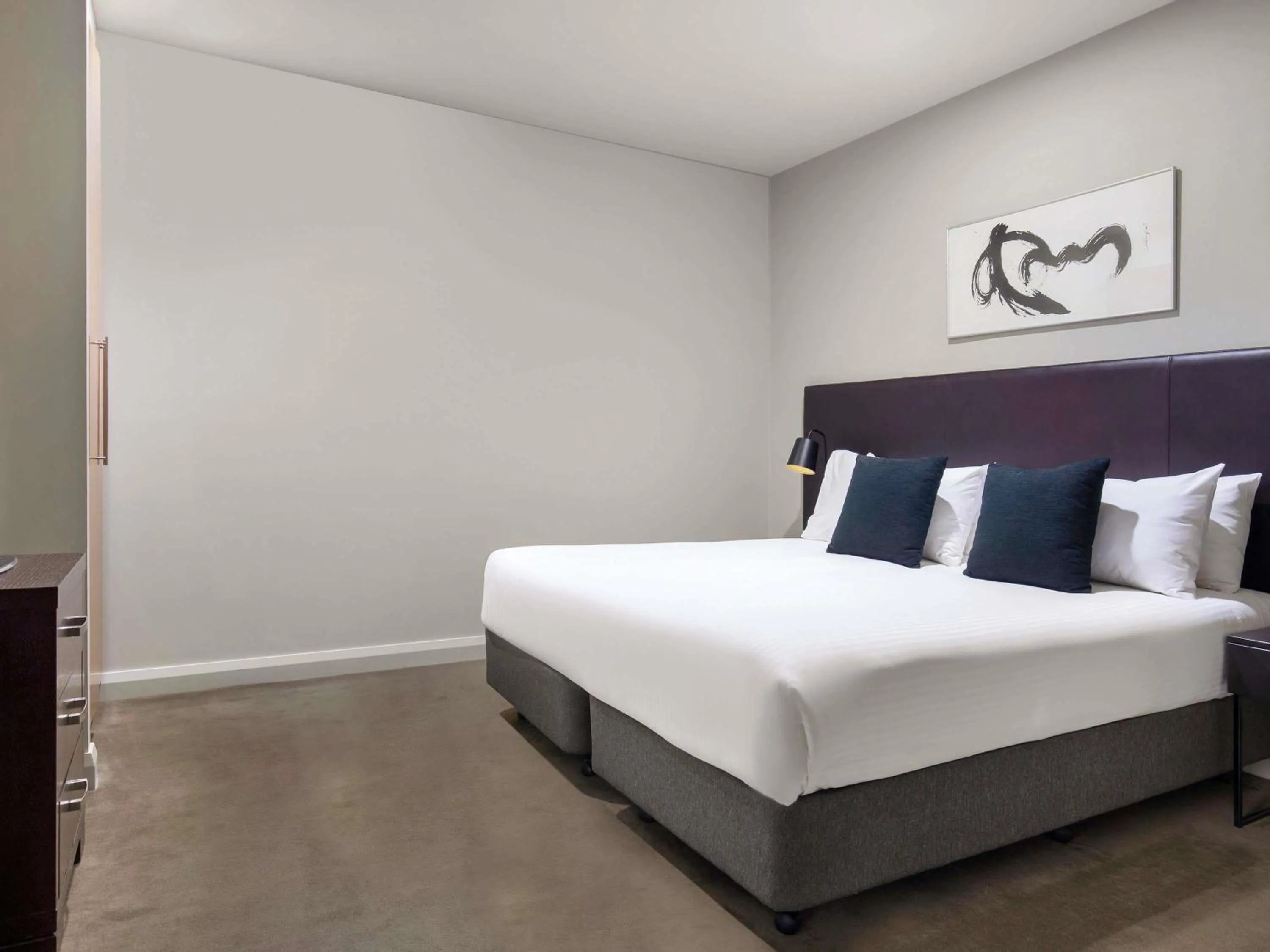 Bedroom, Bed in Mantra Hindmarsh Square