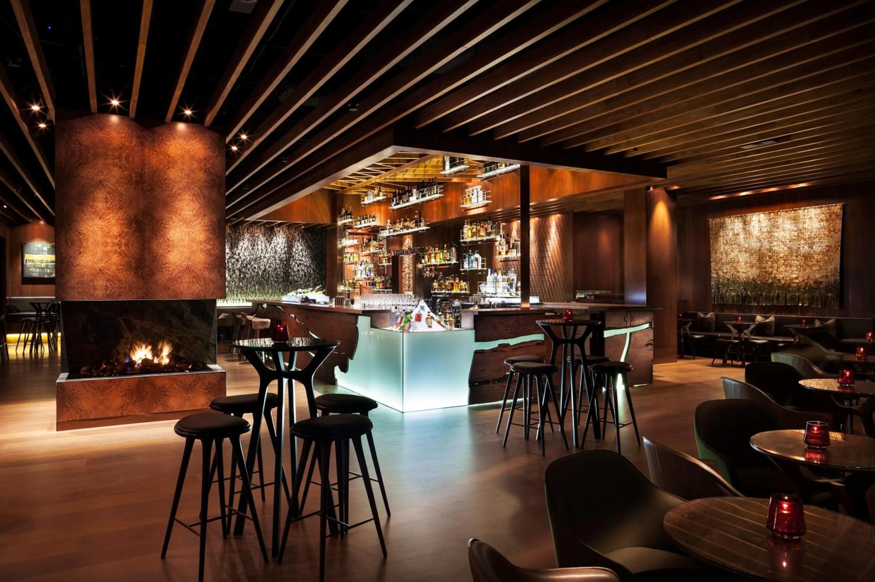 Lounge or bar in Four Seasons Hotel Sydney