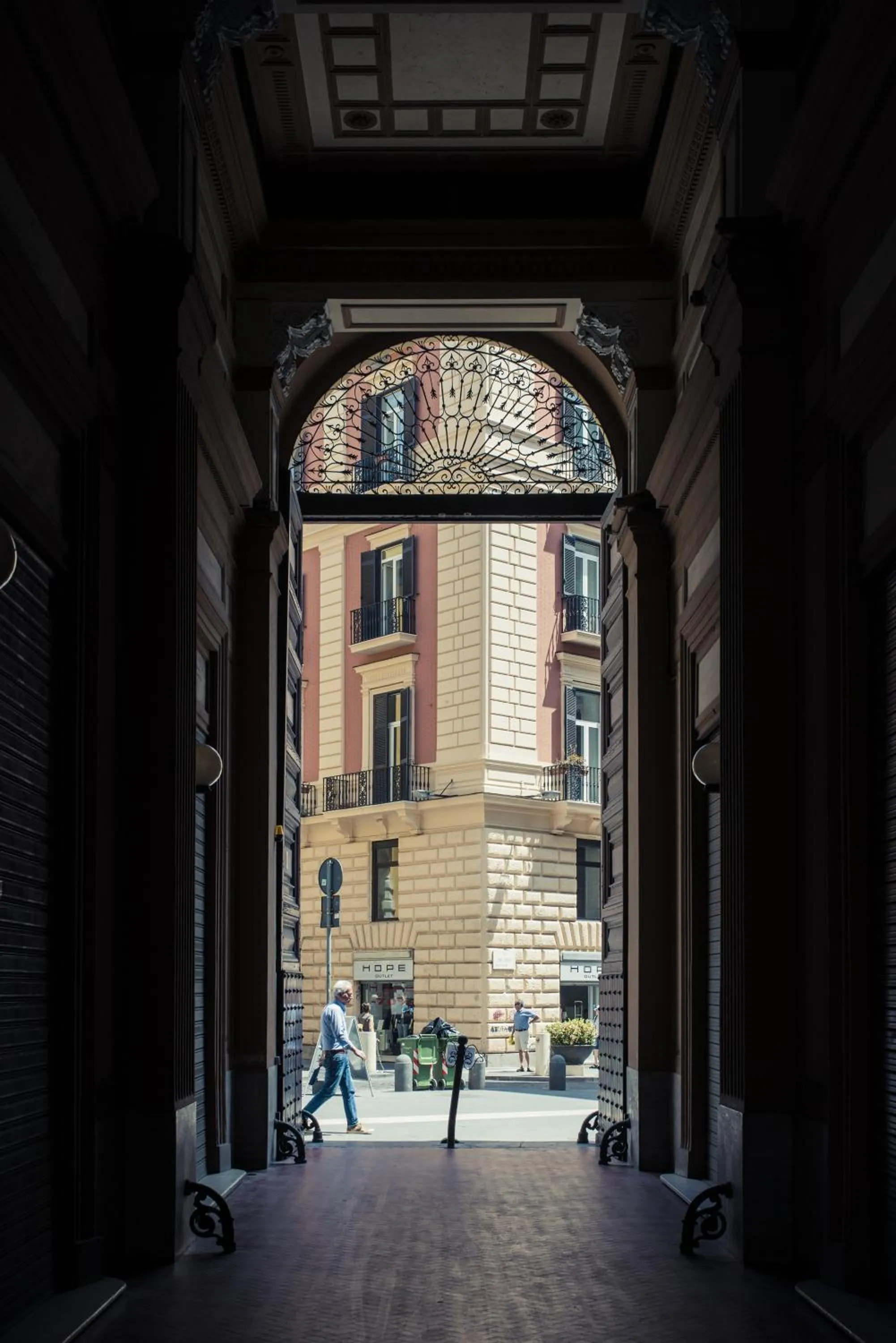 Facade/entrance in Prêtáloger Verdi 18