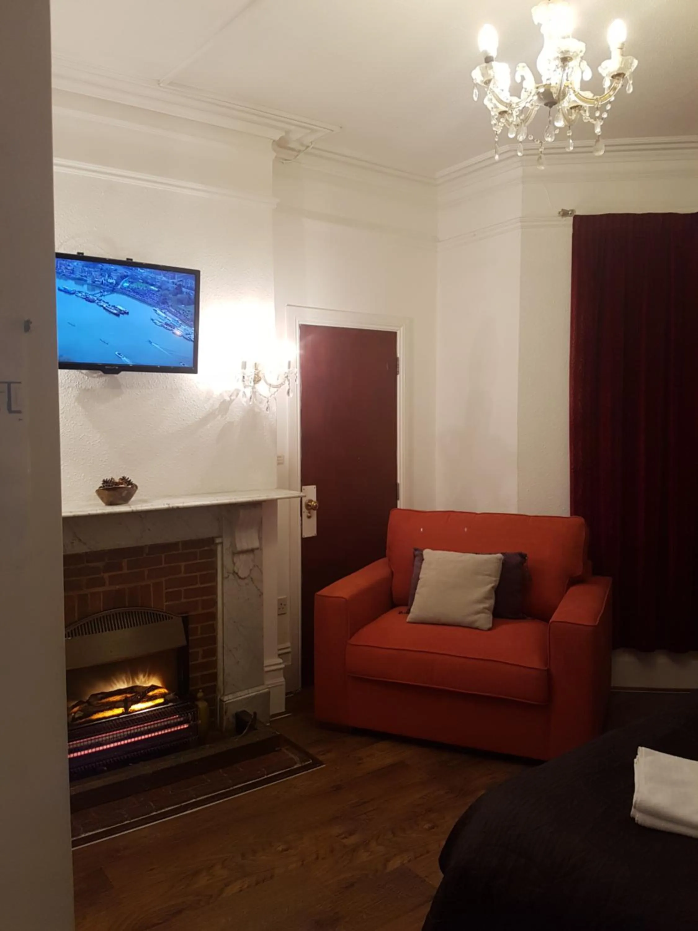 TV and multimedia in Anand Lodge