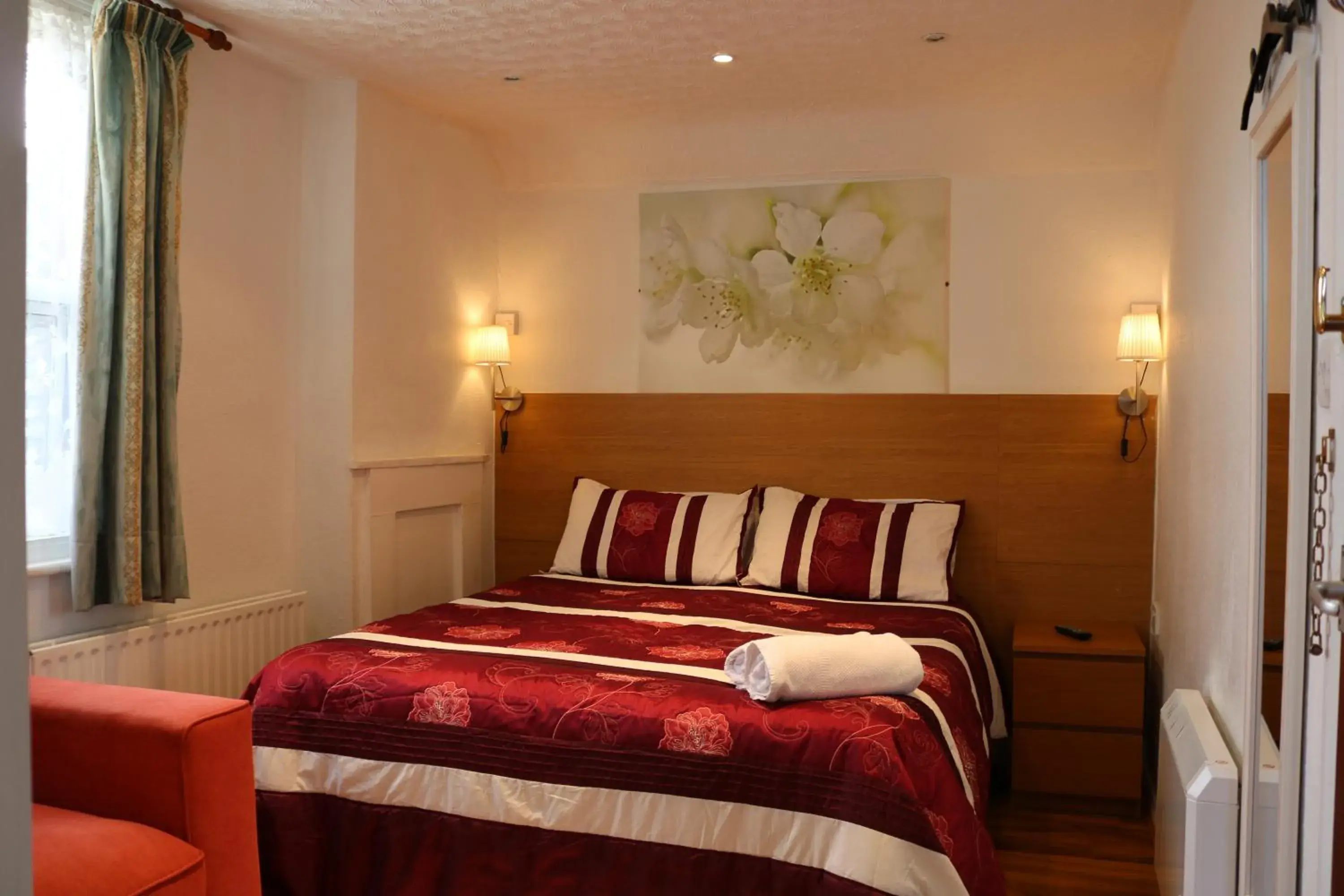 Deluxe Double or Twin Room in Anand Lodge Deluxe Double or Twin Room in Anand Lodge