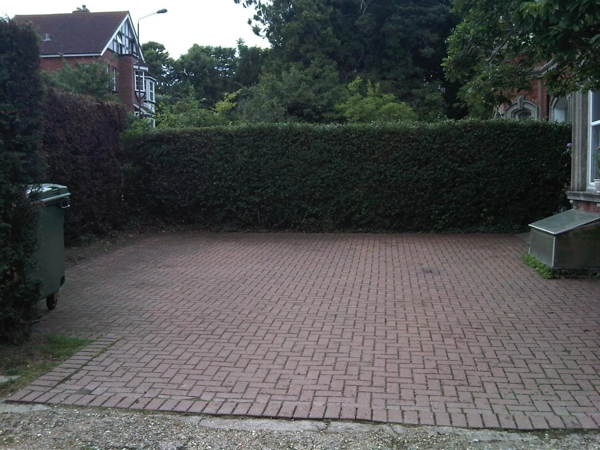 Property building in Anand Lodge