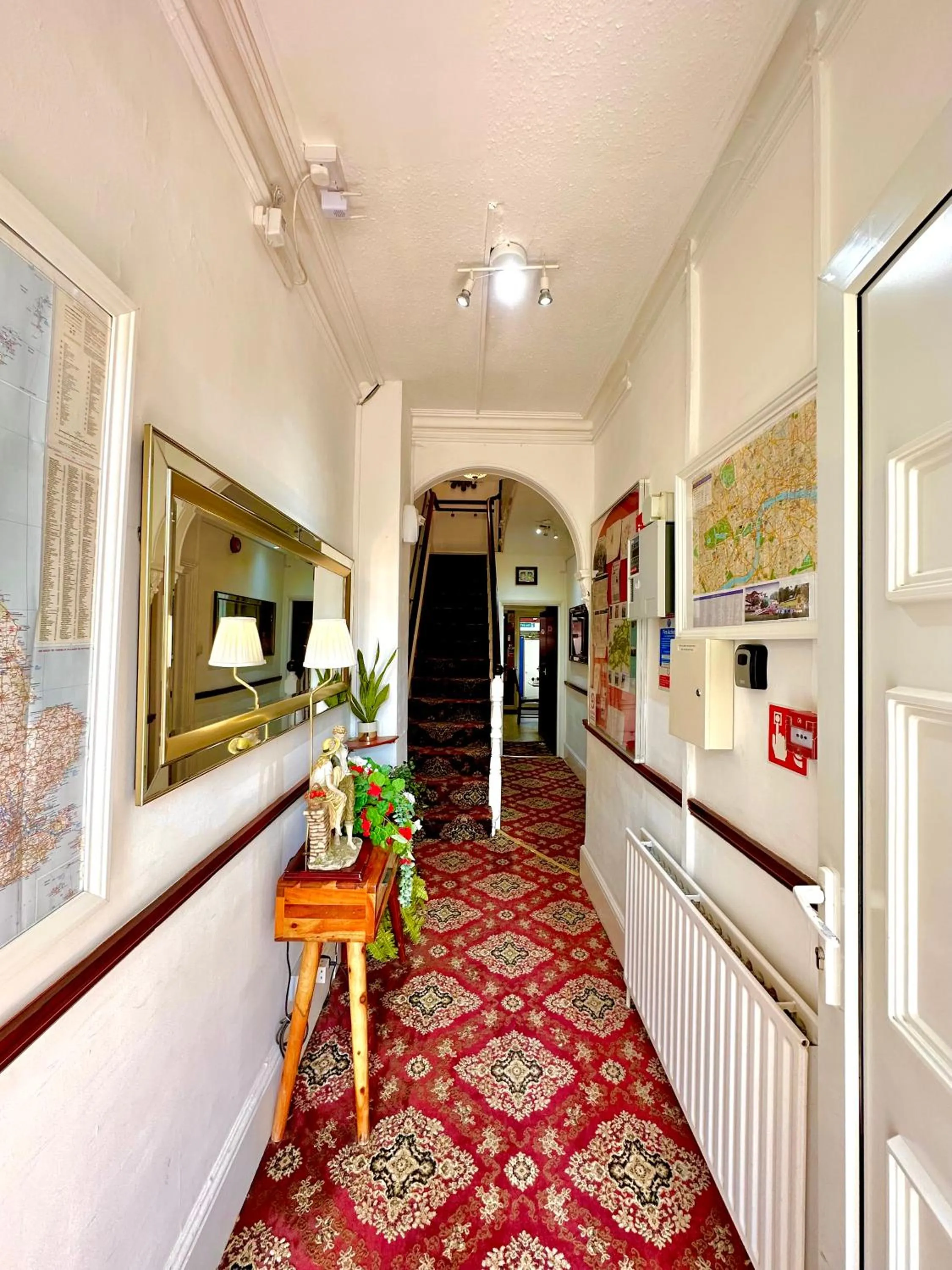 Property building in Anand Lodge