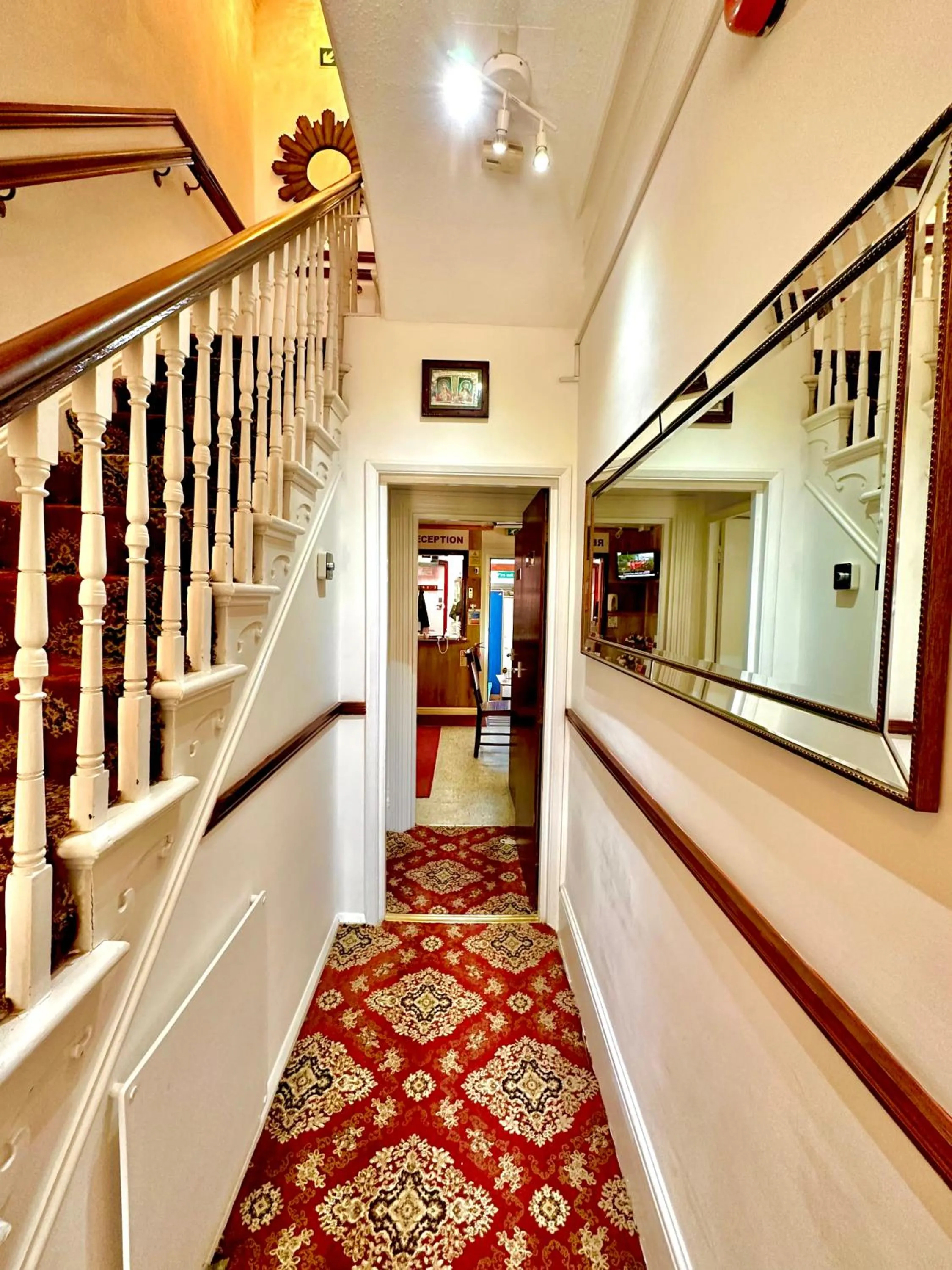 Property building in Anand Lodge