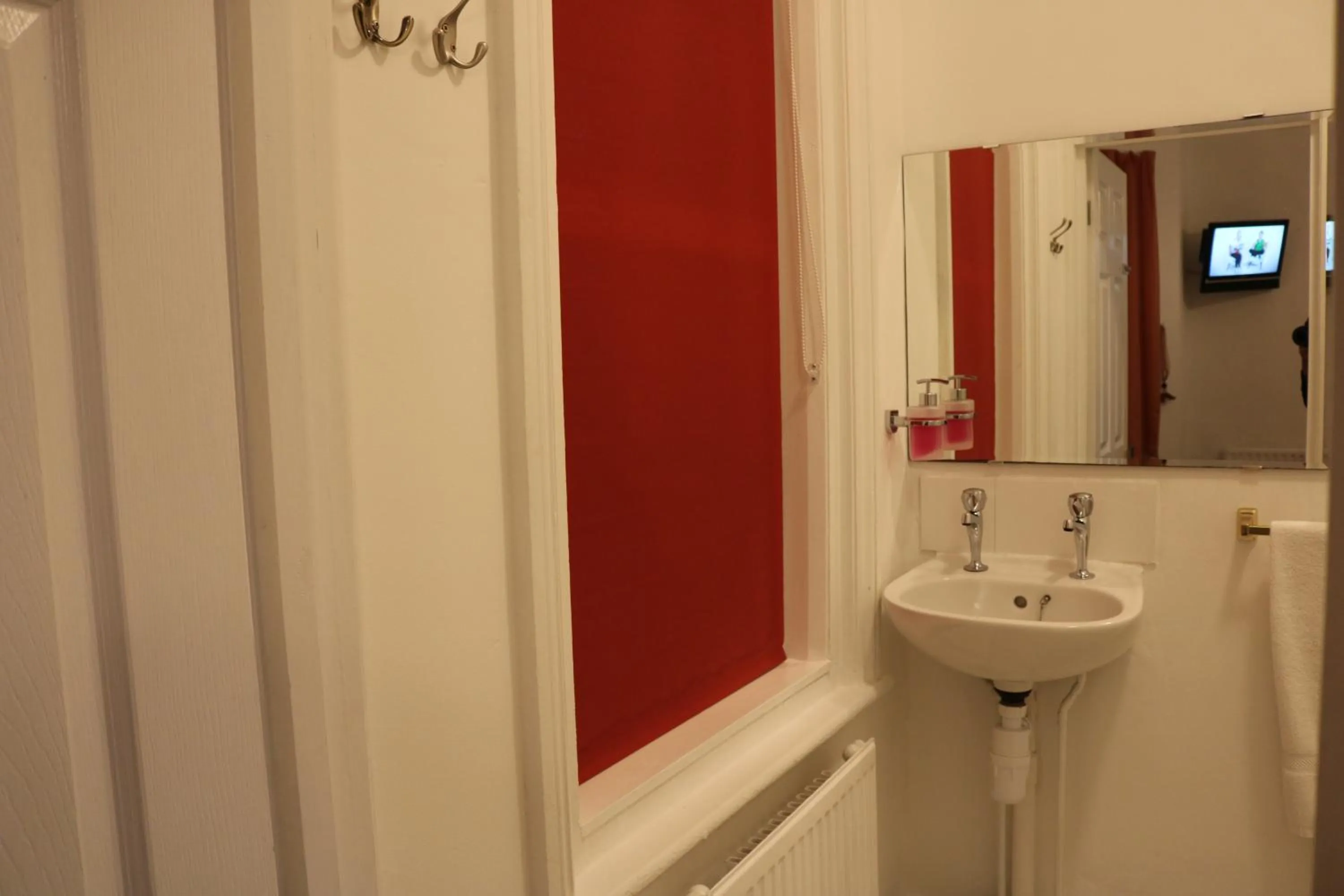 Bathroom in Anand Lodge