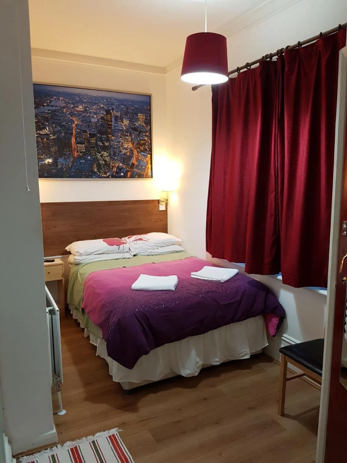 Bedroom, Bed in Anand Lodge