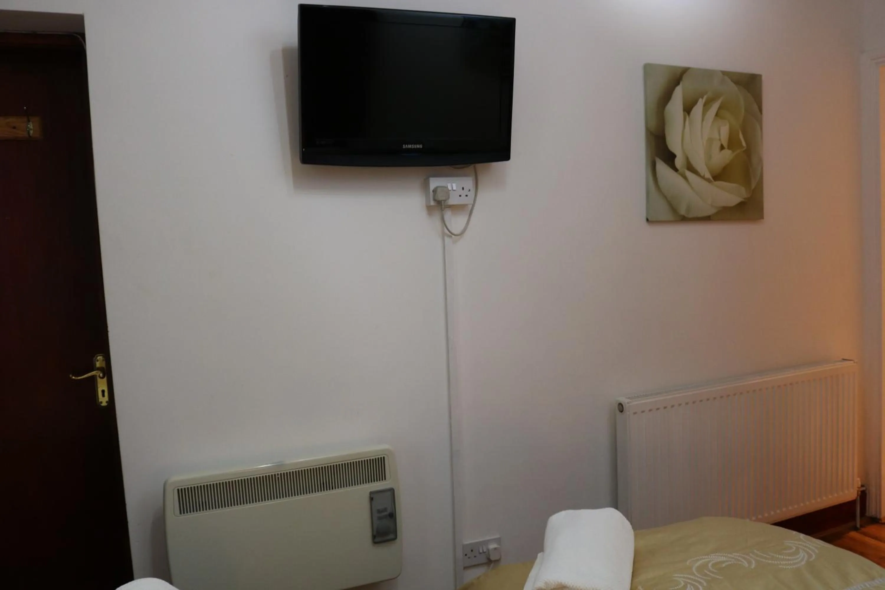 TV and multimedia, Bed in Anand Lodge