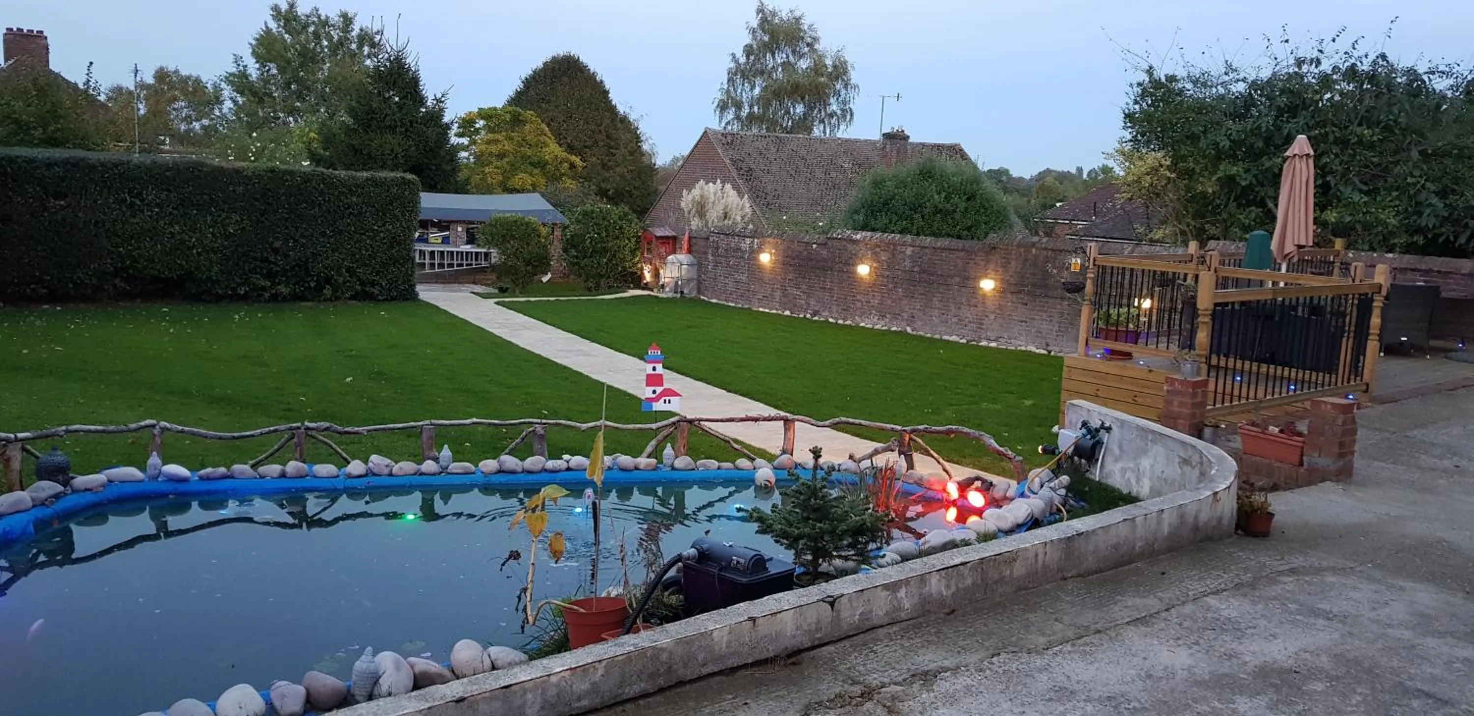 Property building in Anand Lodge