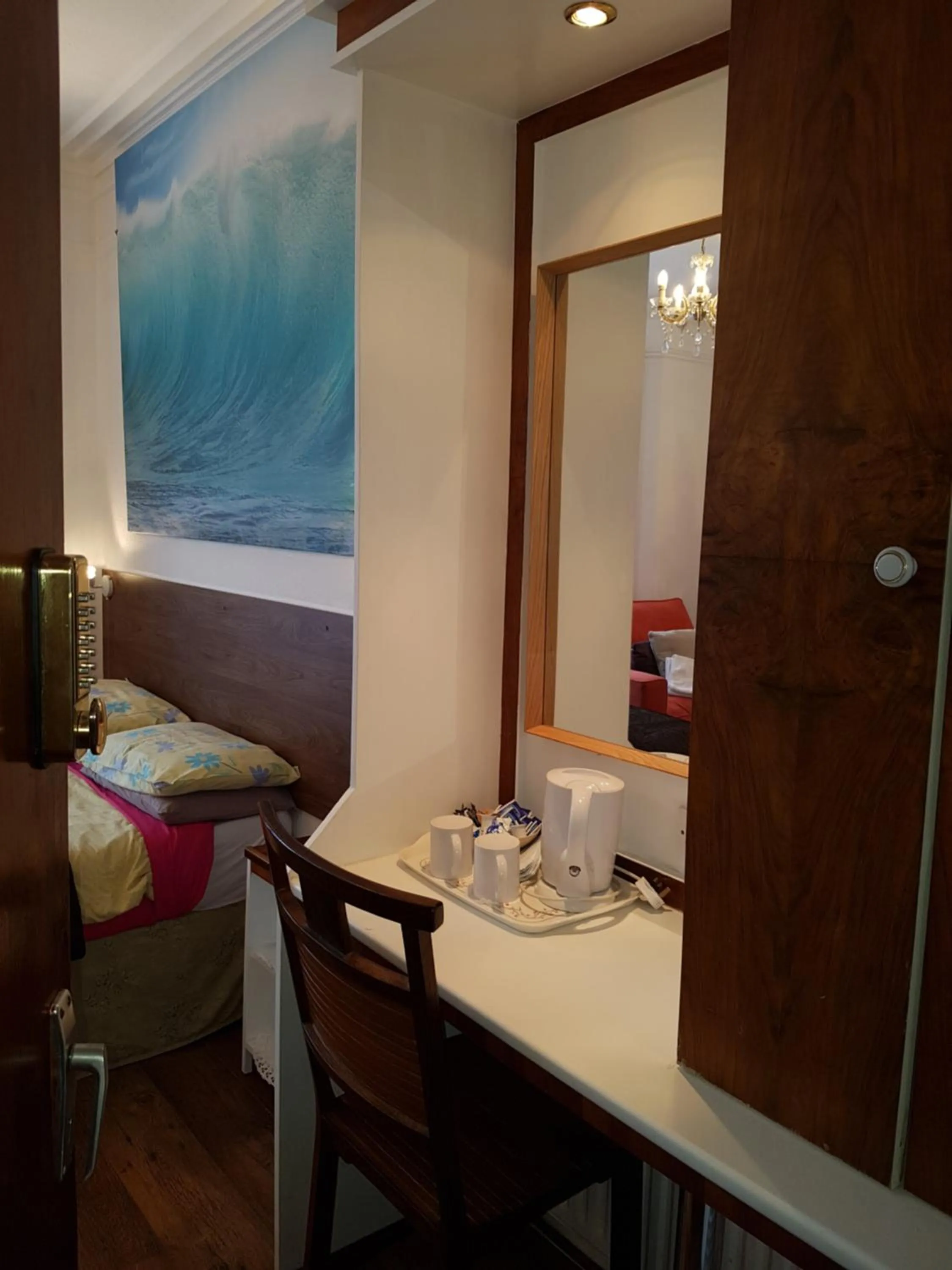 Bedroom in Anand Lodge