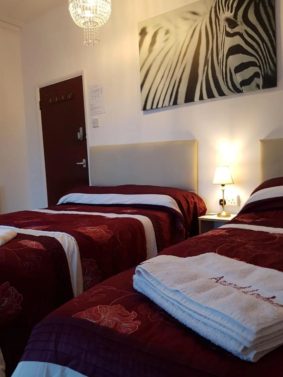 Bedroom, Bed in Anand Lodge