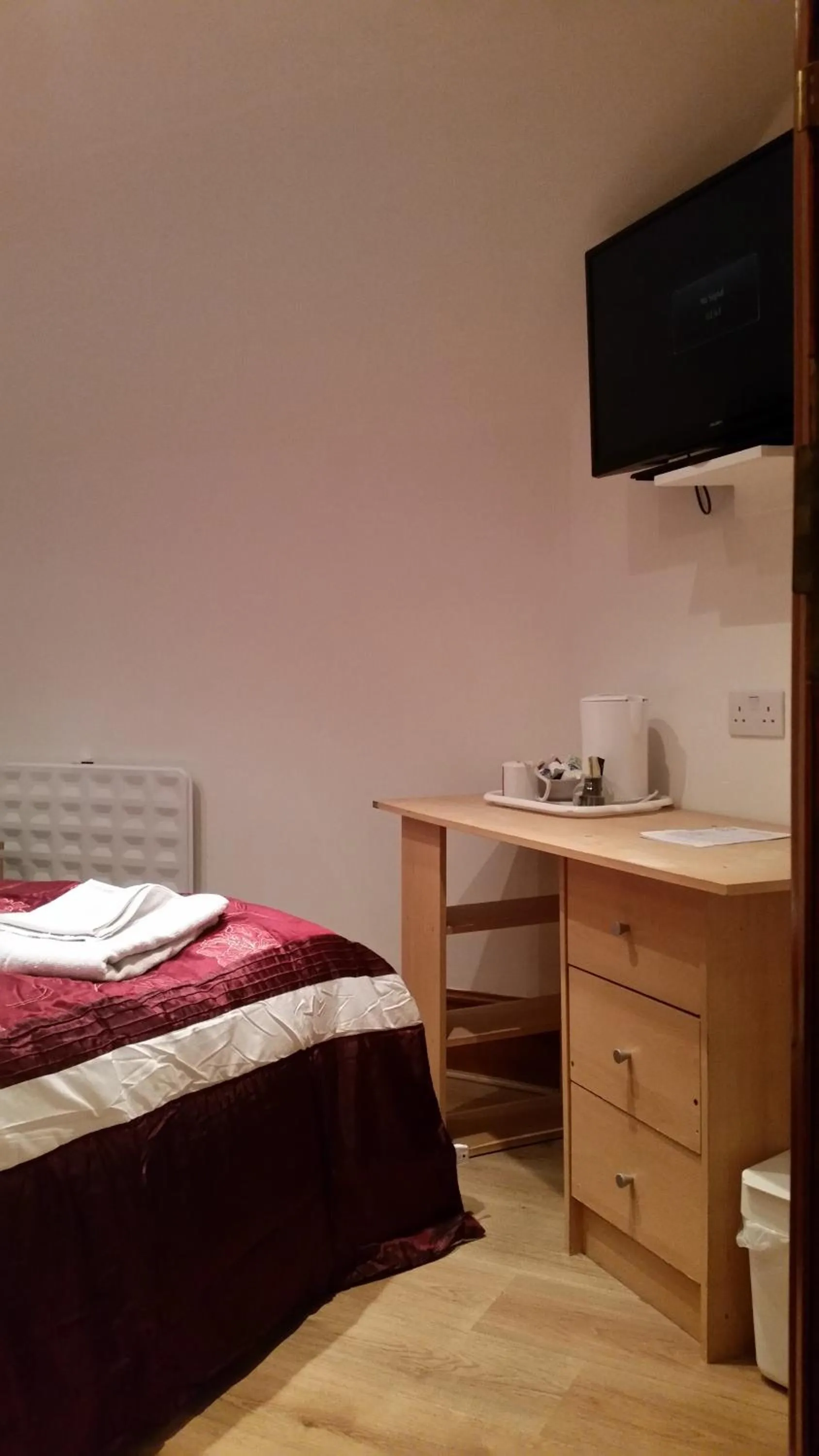 TV and multimedia, Bed in Anand Lodge