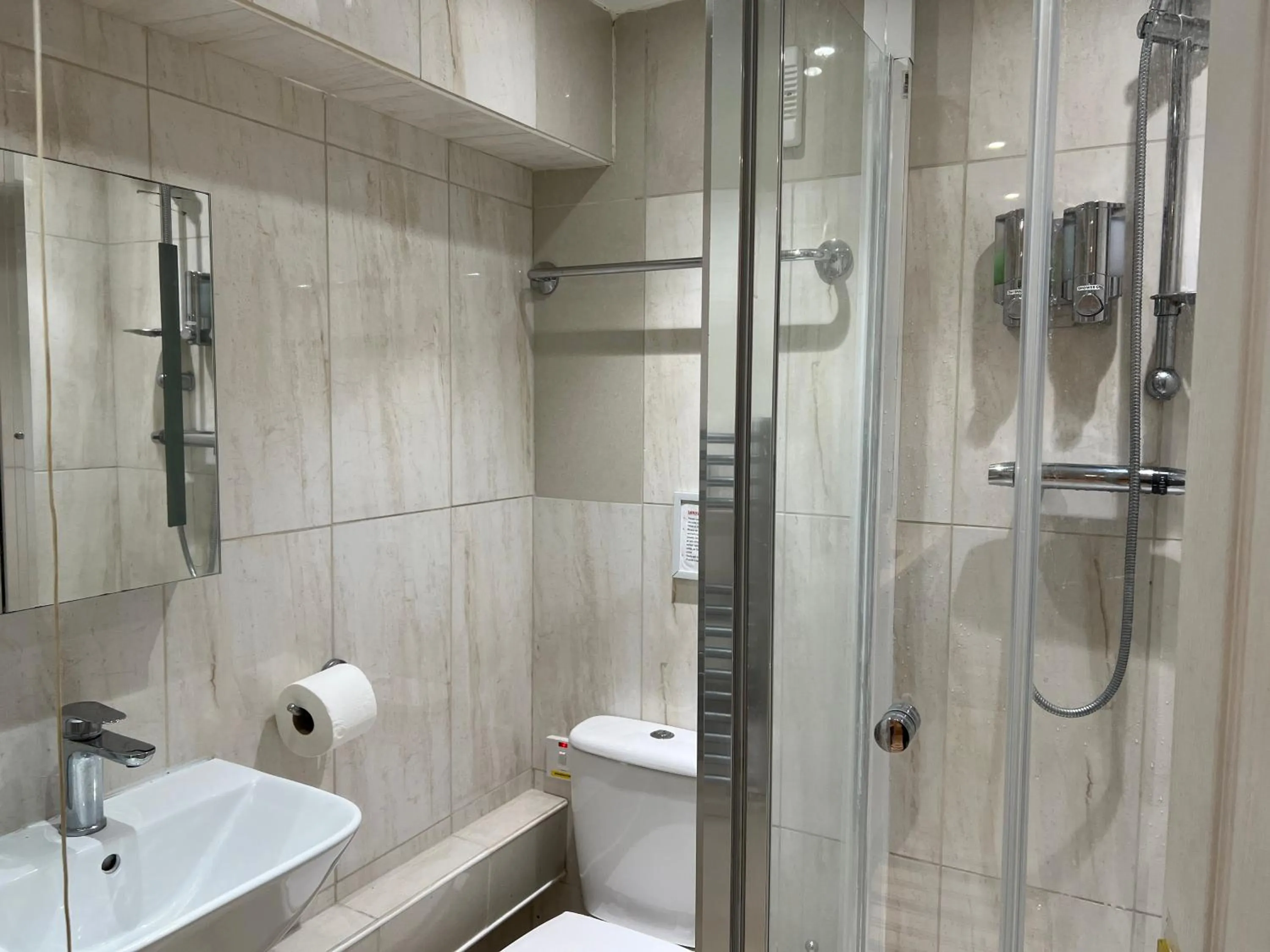 Shower in Anand Lodge