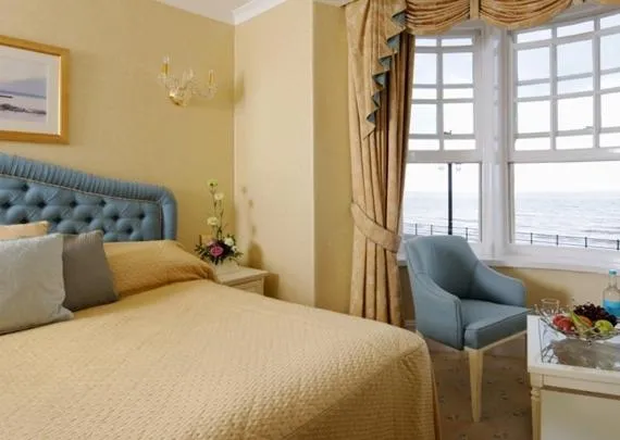 Bedroom, Bed in Hotel Riviera