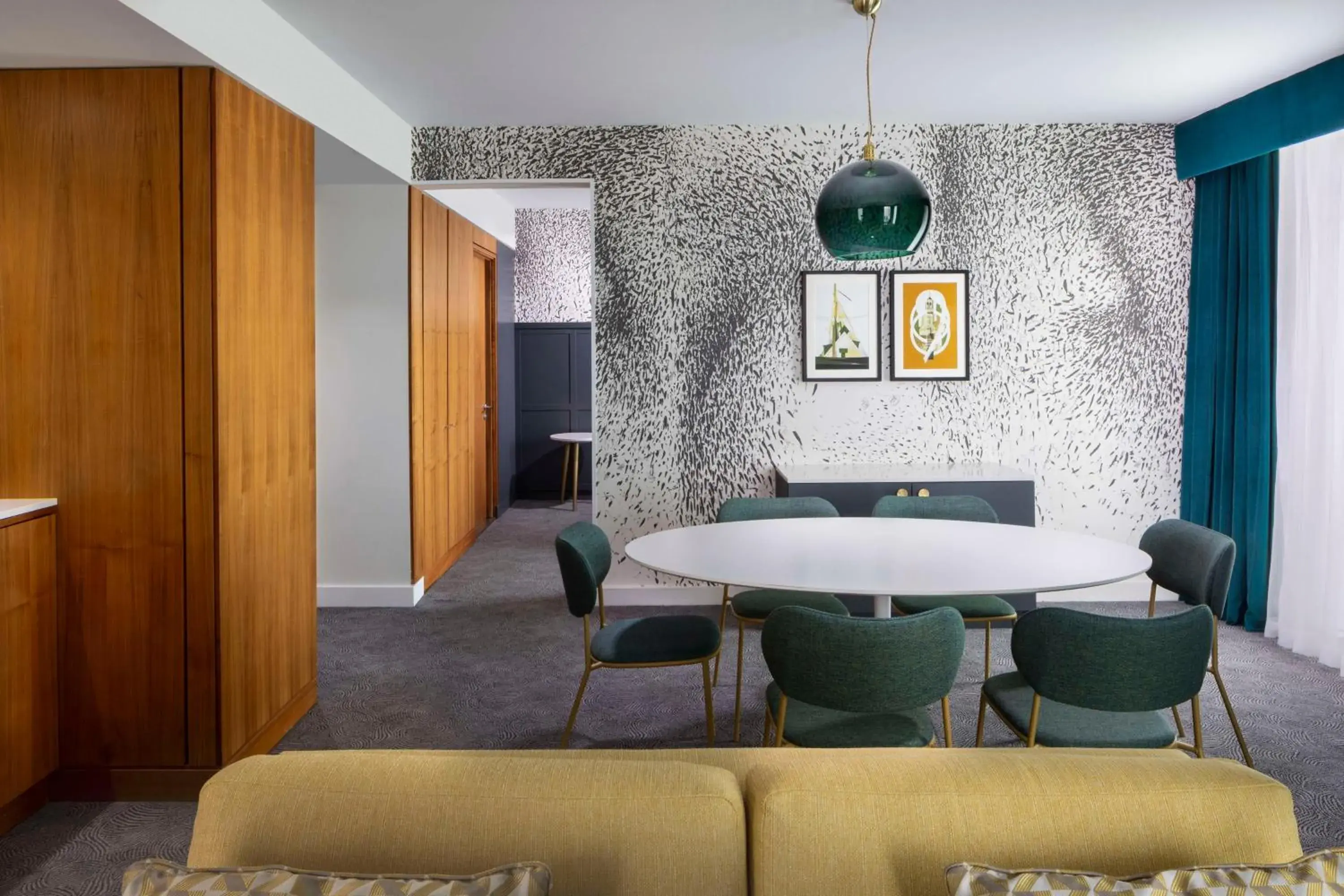 Photo of the whole room in DoubleTree by Hilton Leeds Photo of the whole room in DoubleTree by Hilton Leeds