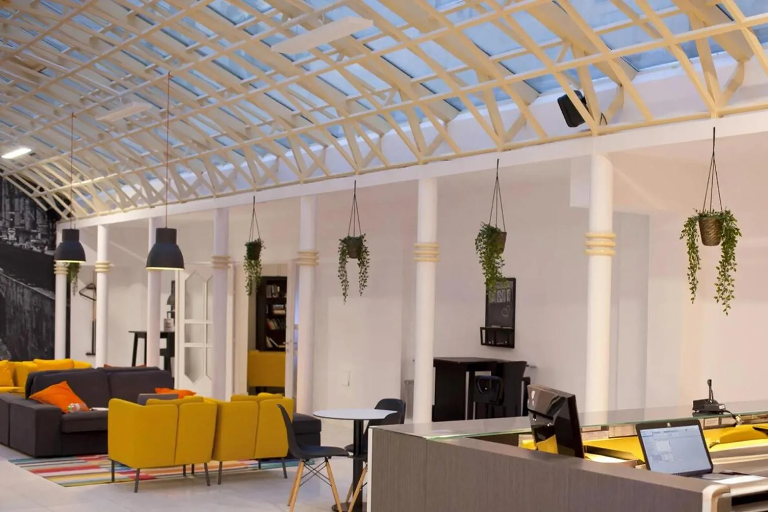 Lobby or reception in B&B HOTEL Maribor UNI Hostel