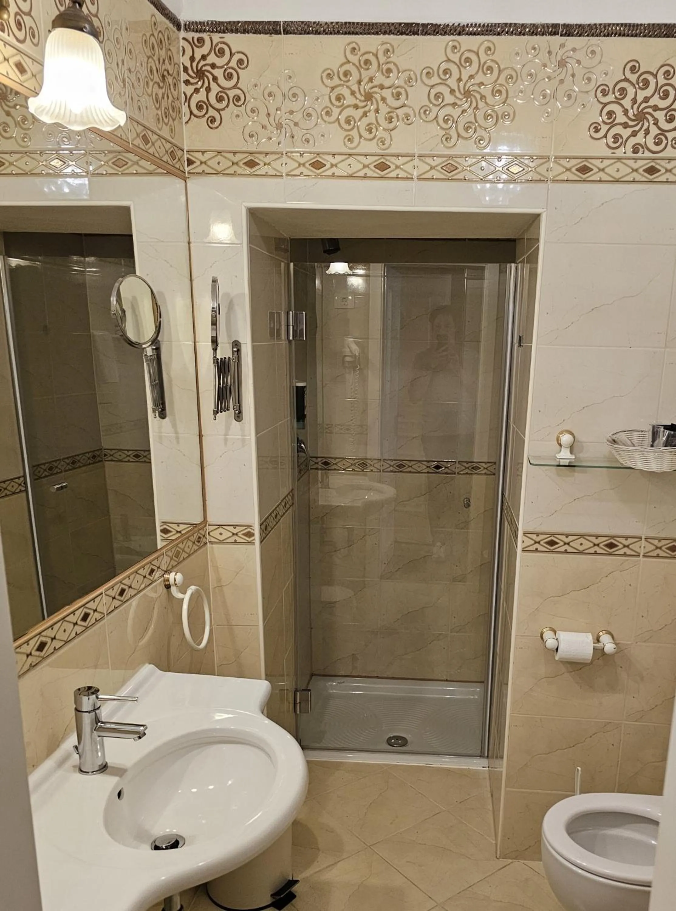 Bathroom in Allegro Hotel