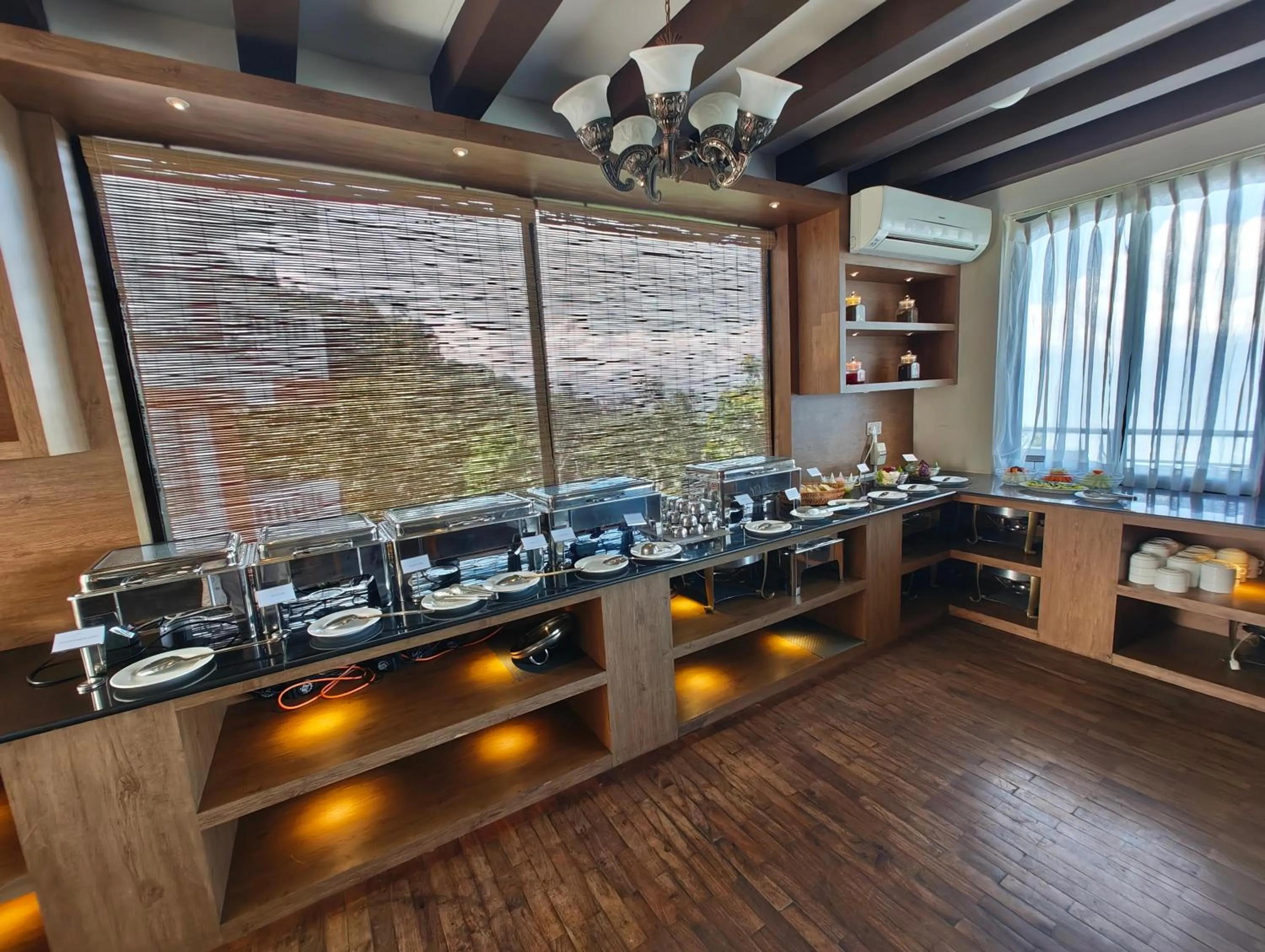 Buffet breakfast in Hotel Himalayan Villa - Nagarkot