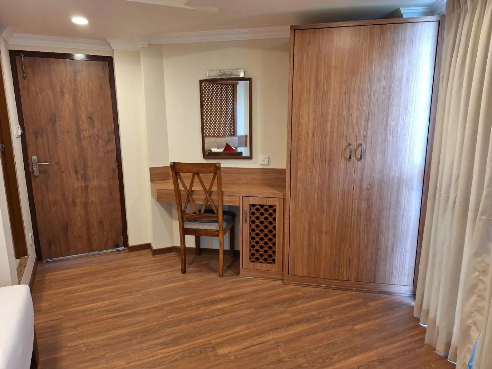 wardrobe in Hotel Himalayan Villa - Nagarkot